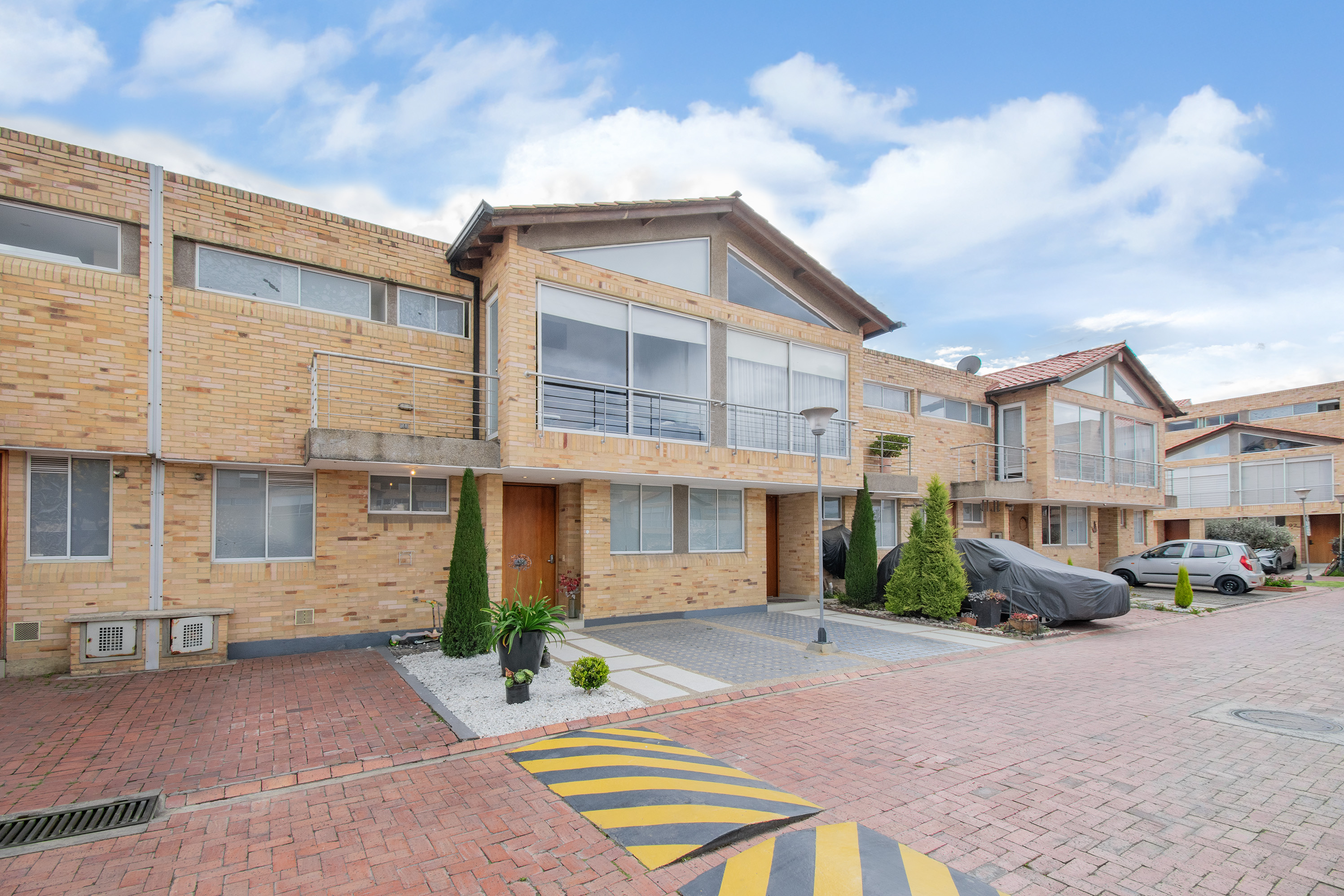 Casa para venta en conjunto cerrado en Chía