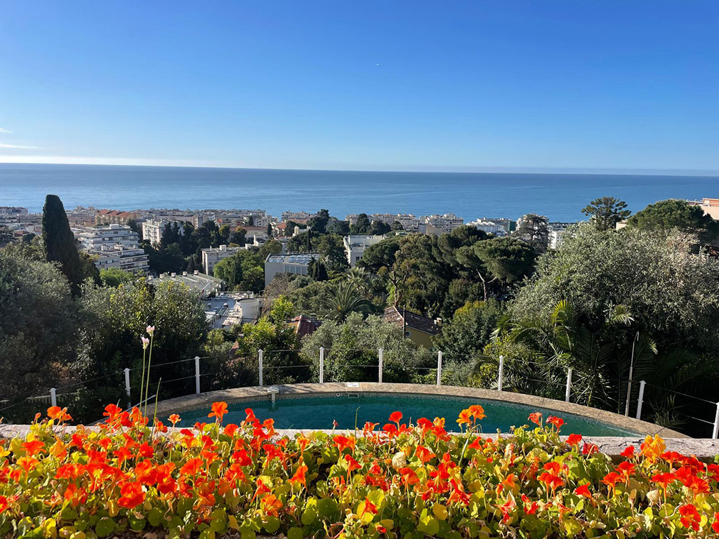 Californian-style villa with pool and sea view