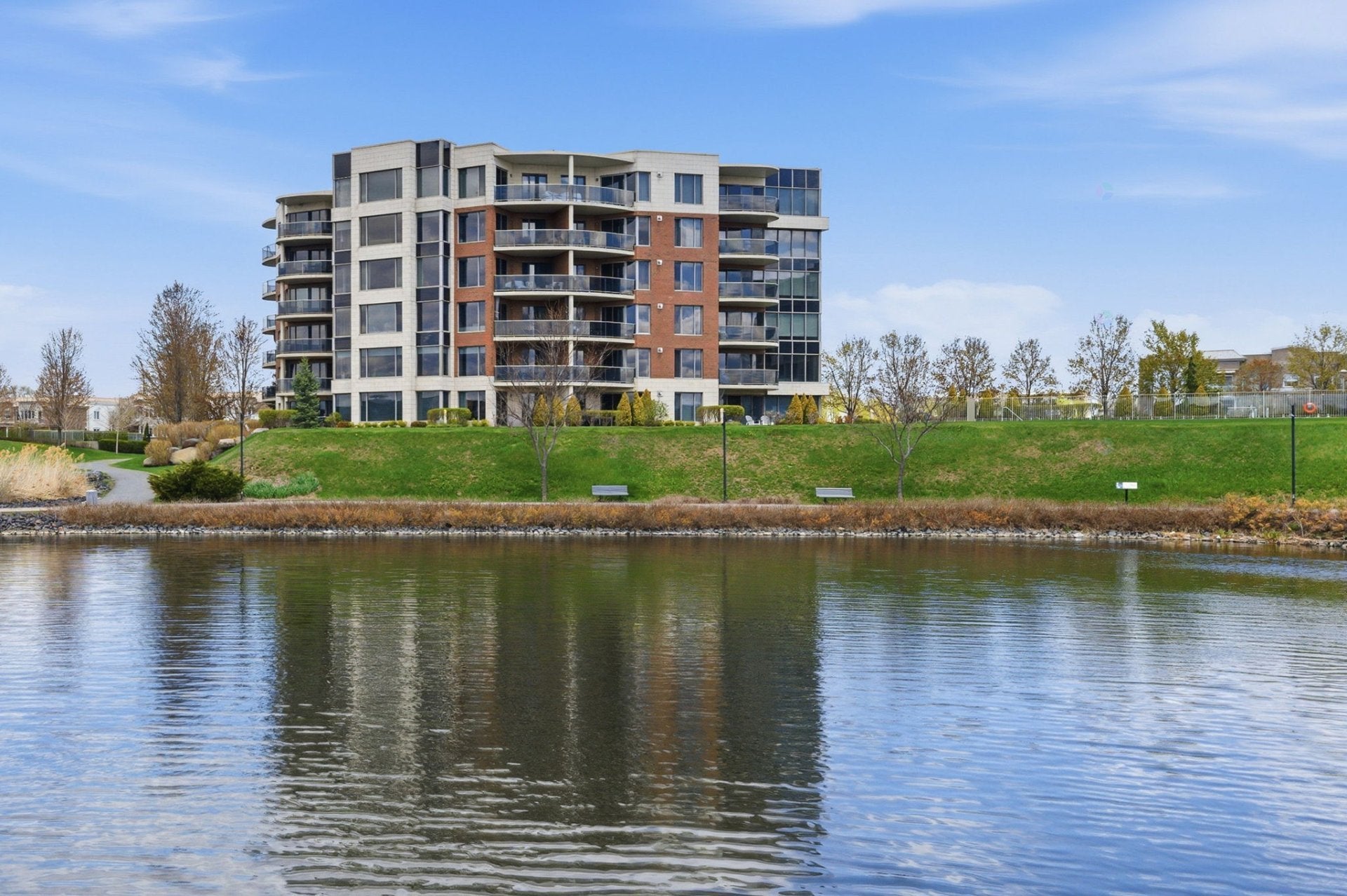 Luxury Lakefront Condo