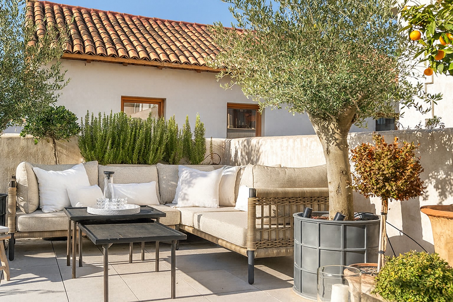 Elegant residence with terrace & parking in a renovated city palace