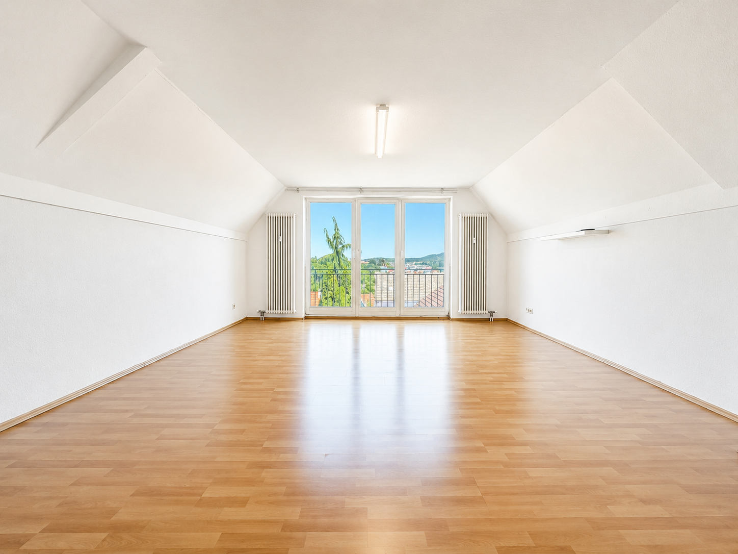 Schöne und helle 2,5 Zimmer Wohnung mit Blick über Hechingen