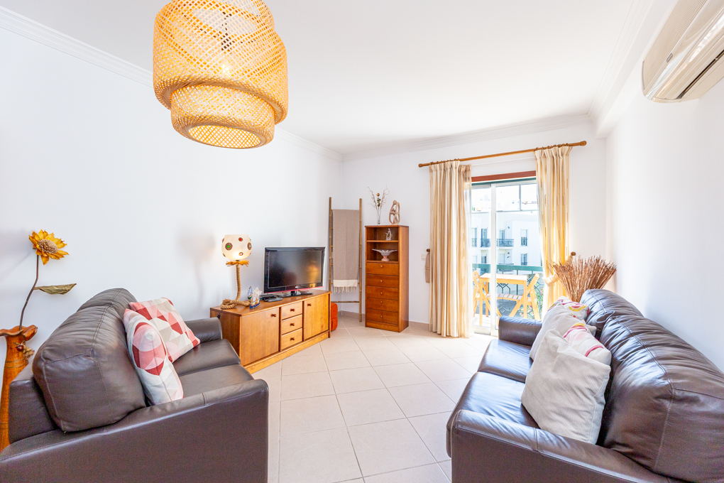 3-Bedroom Apartment in Tavira with Private Roof Terrace