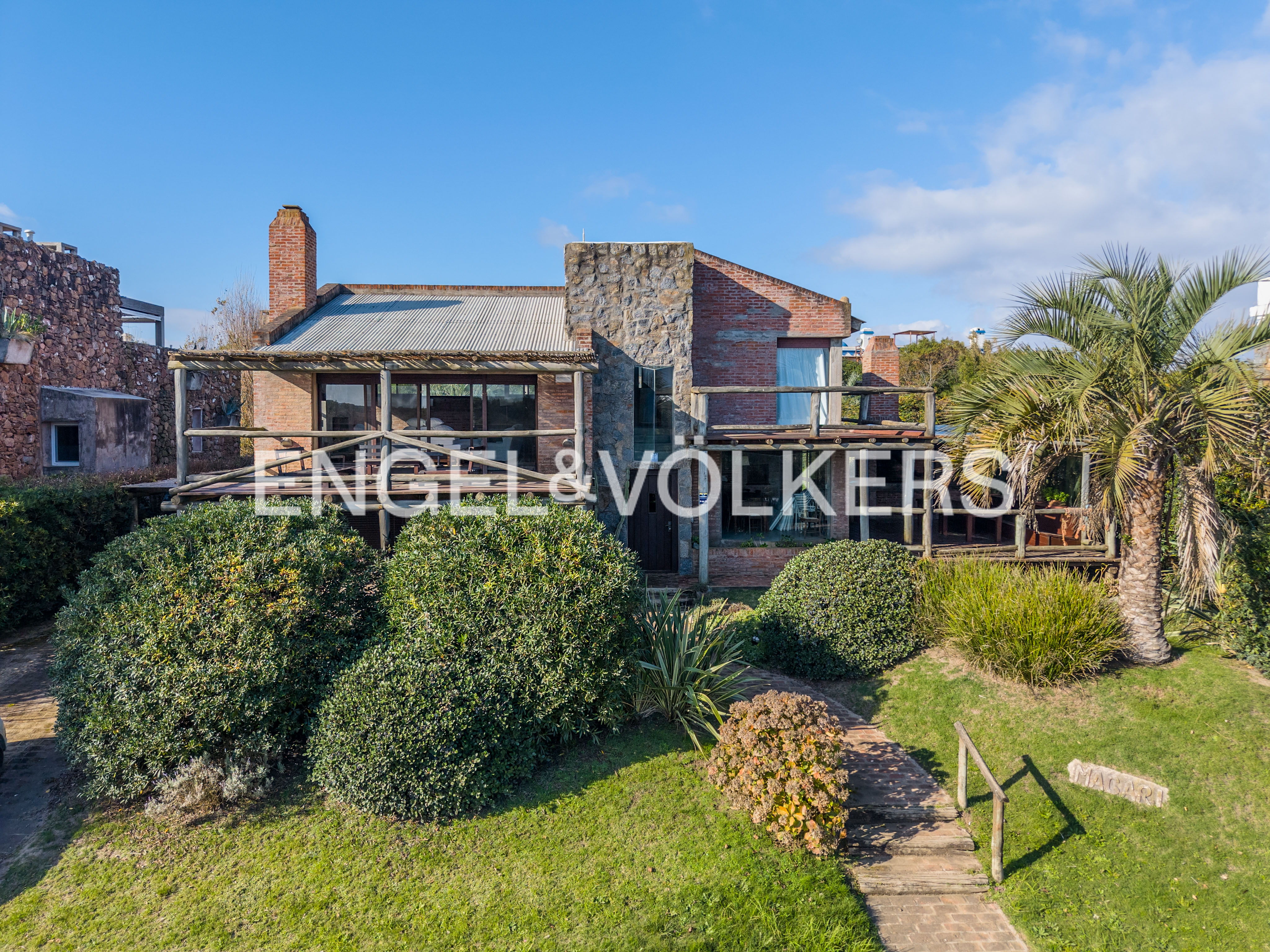 House with style and prime location in José Ignacio