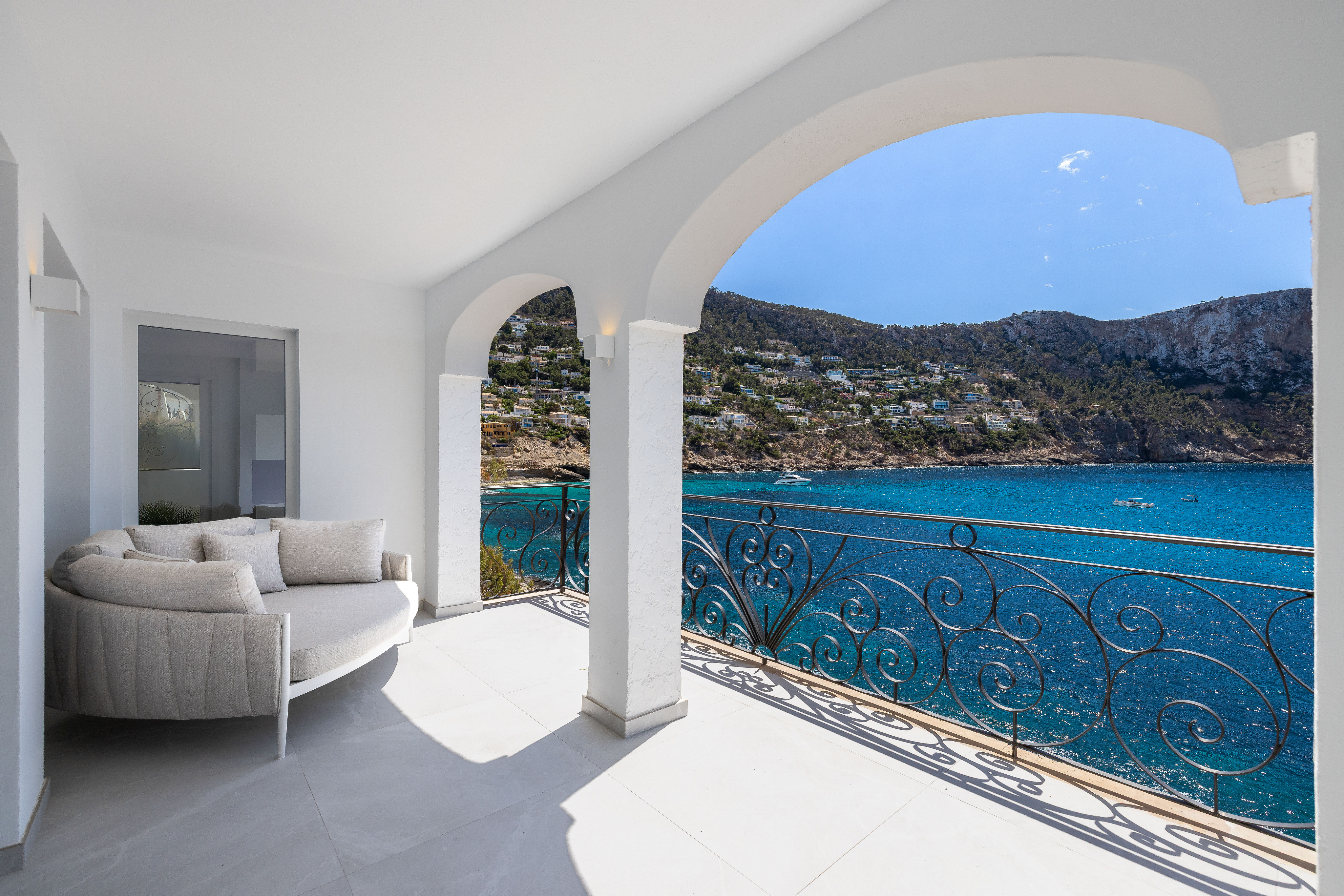 Exclusivo apartamento de lujo en primera línea de mar con acceso directo al mar