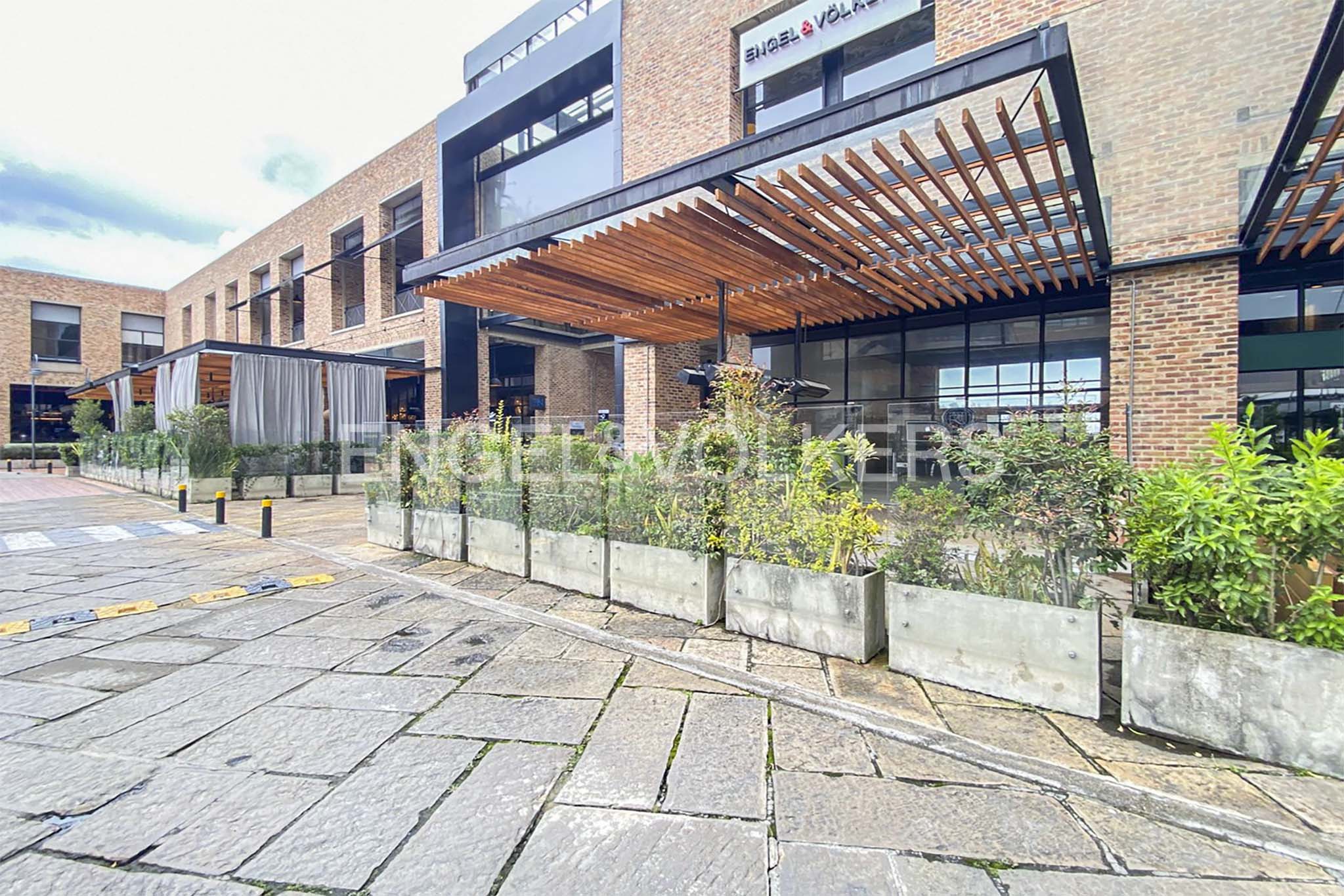 Arriendo Local 212,39m2 Rodeado de Grandes Marcas ubicado entre Cajicá y Chía