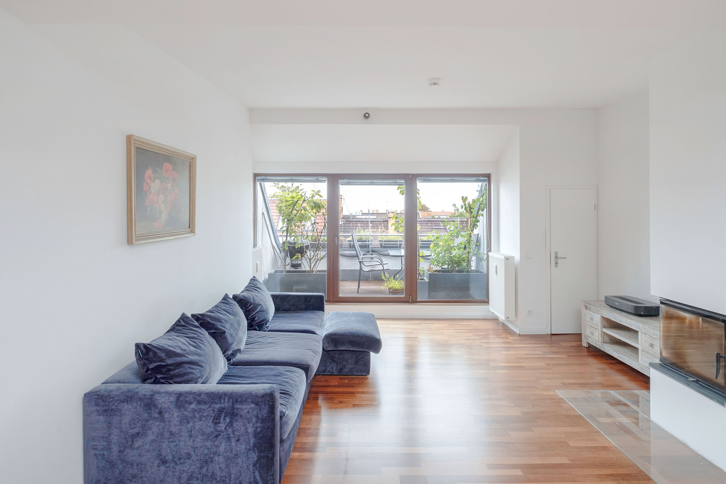 Family Retreat in Friedrichshain: 5 Rooms with Fireplace, Terrace and TV Tower Views