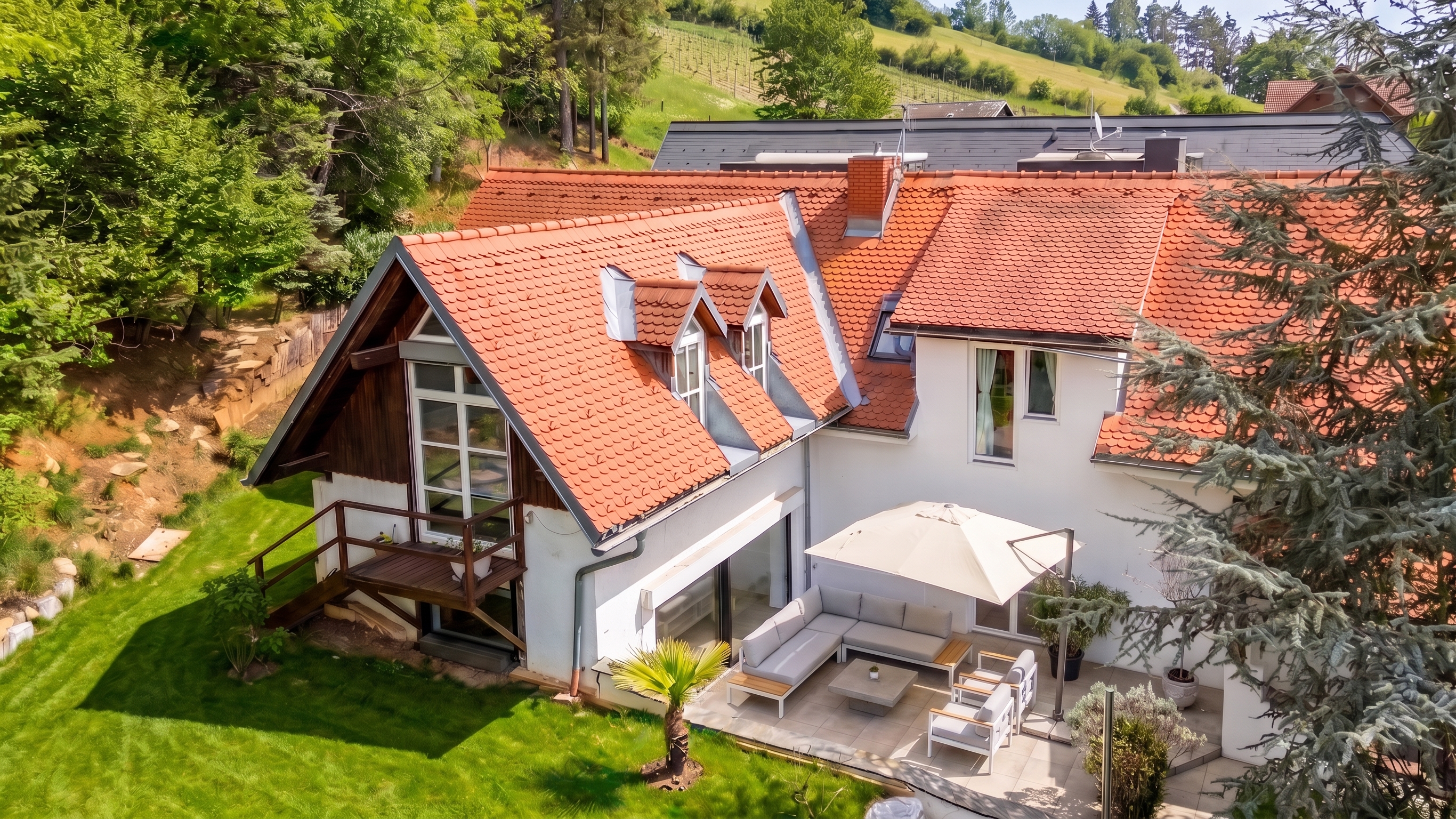 Exklusive Wohnrarität am Kehlberg – Großzügiges Zweifamilienhaus in Bestlage