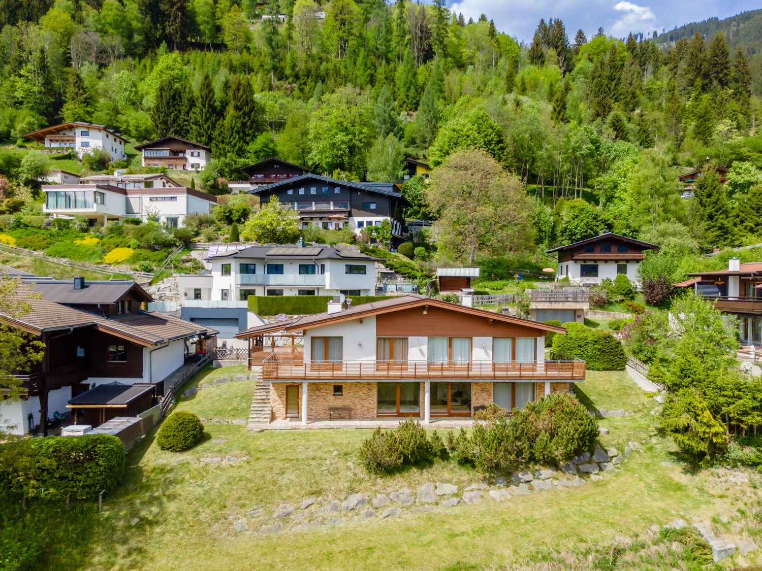 Sunny Home with Views of the Kitzsteinhorn
