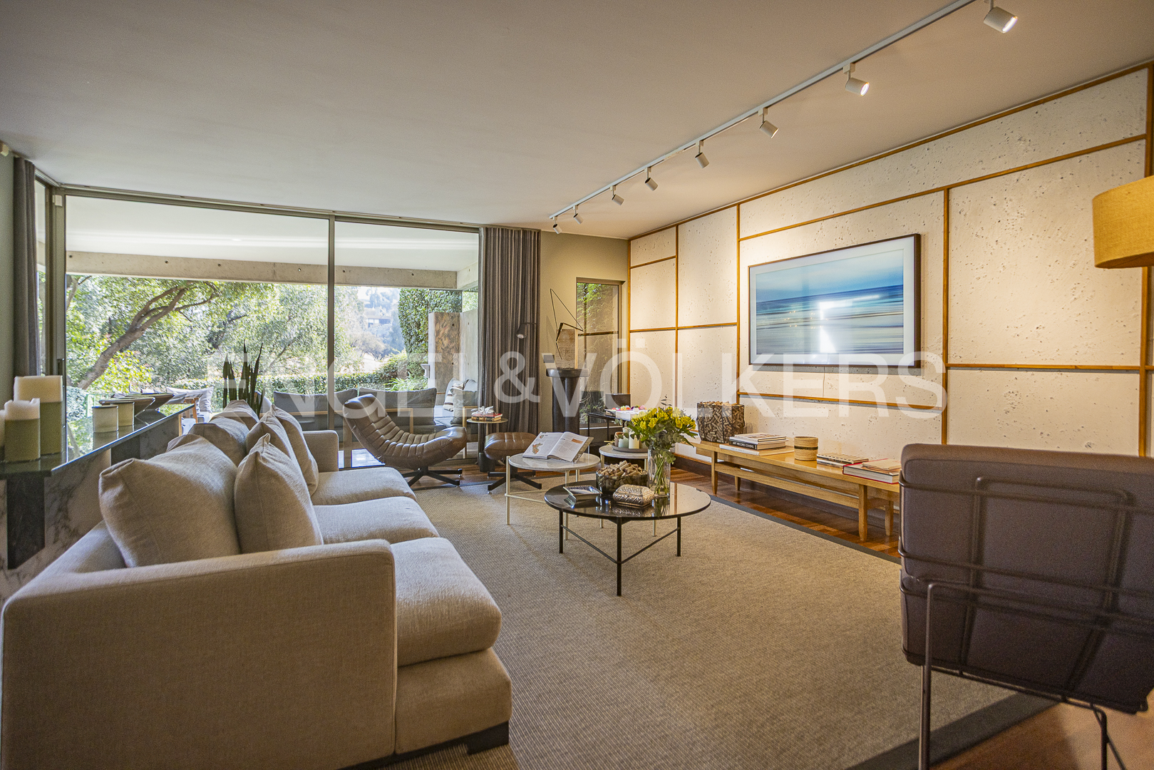 Amplio triplex con jardín privado y vista al golf | Valle Escondido
