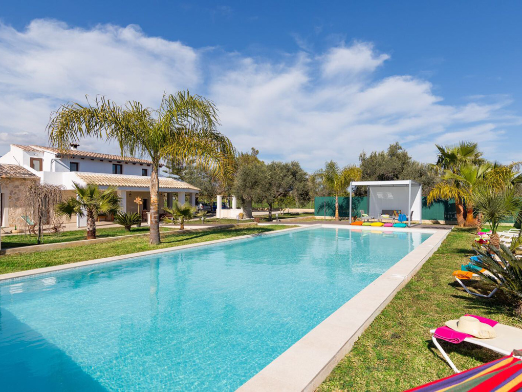 Great familyhome furnished with garden