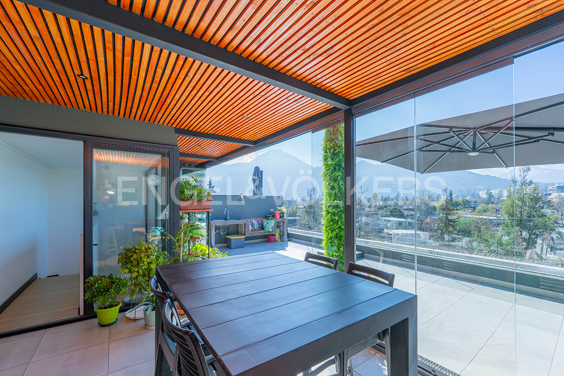Duplex con rooftop, casi nuevo, con vista a la cordillera