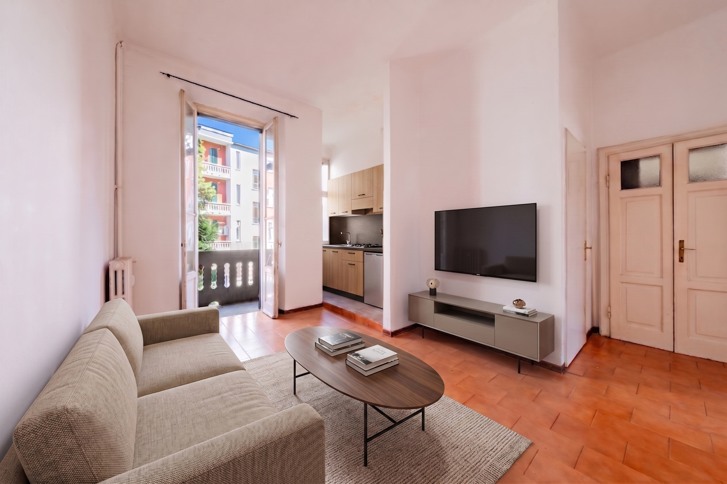 Two-room flat near Bocconi to customize