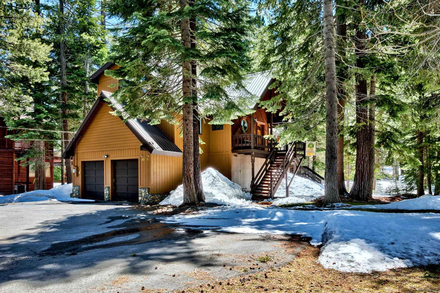 Privacy & Luxury on Tahoe Donner's 17th Green
