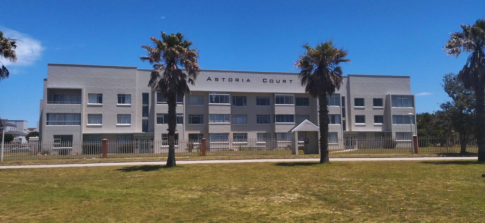 One bedroom unit at Astoria Court