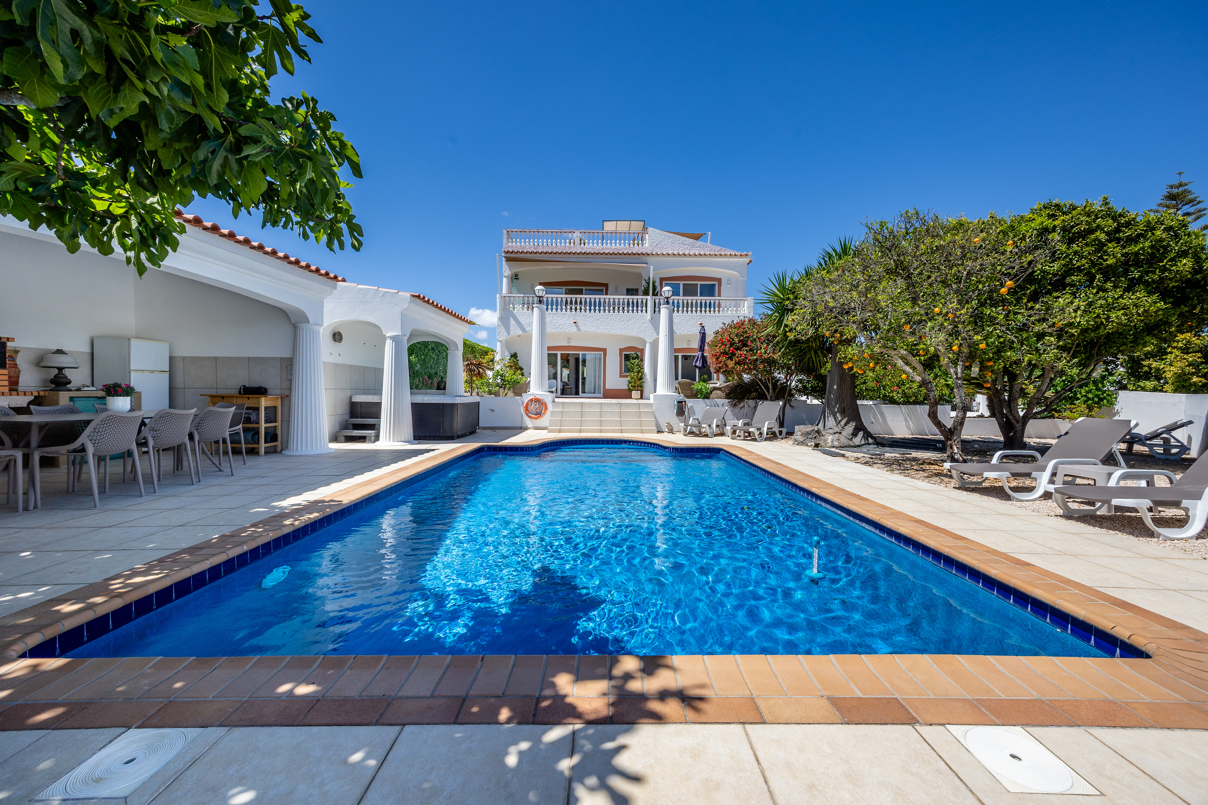 Elegant Sea View Residence with Exceptional Income Potential in Praia da Luz