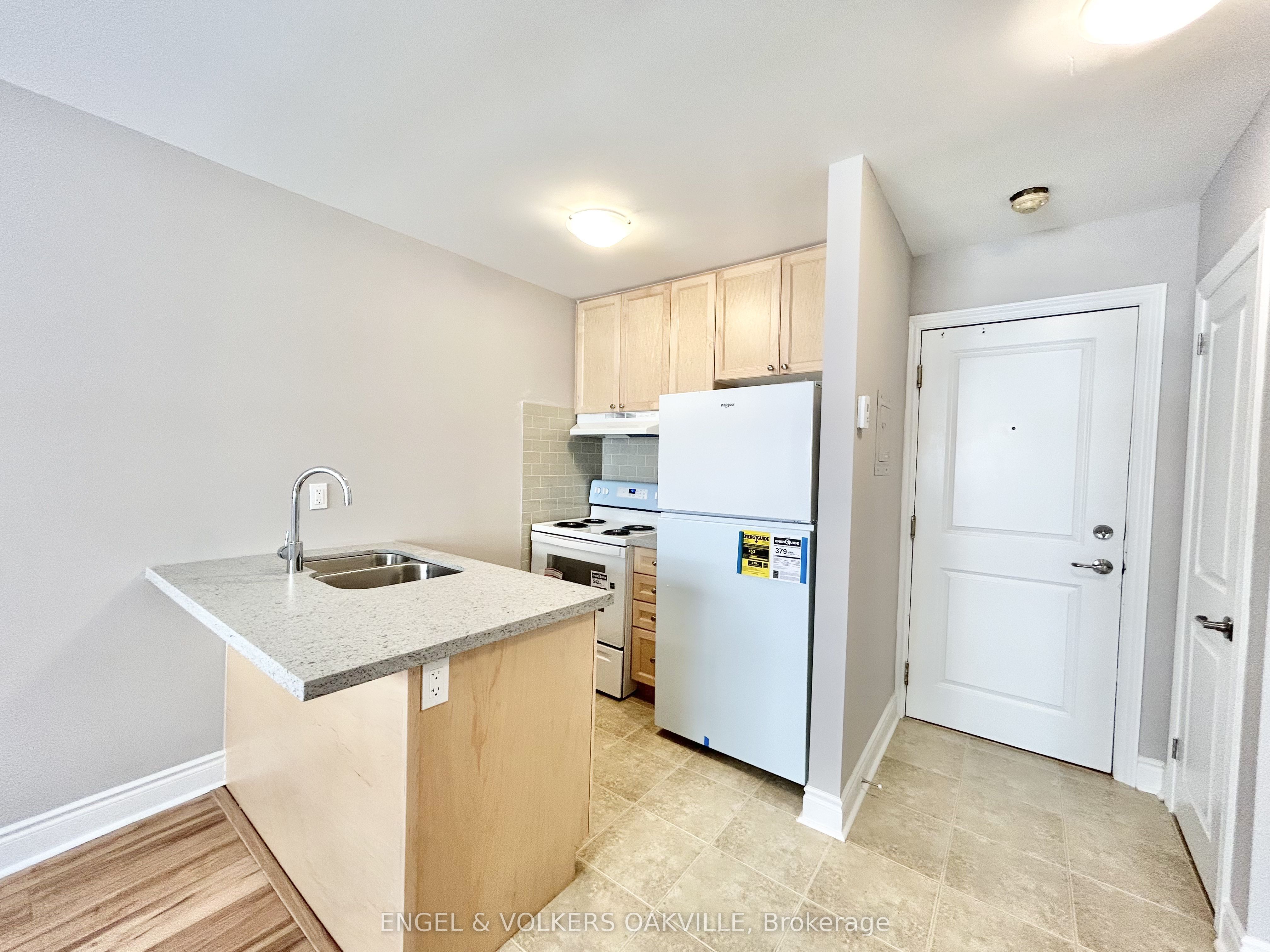 Never Lived In 1 Bed Suite Near Long Branch Waterfront