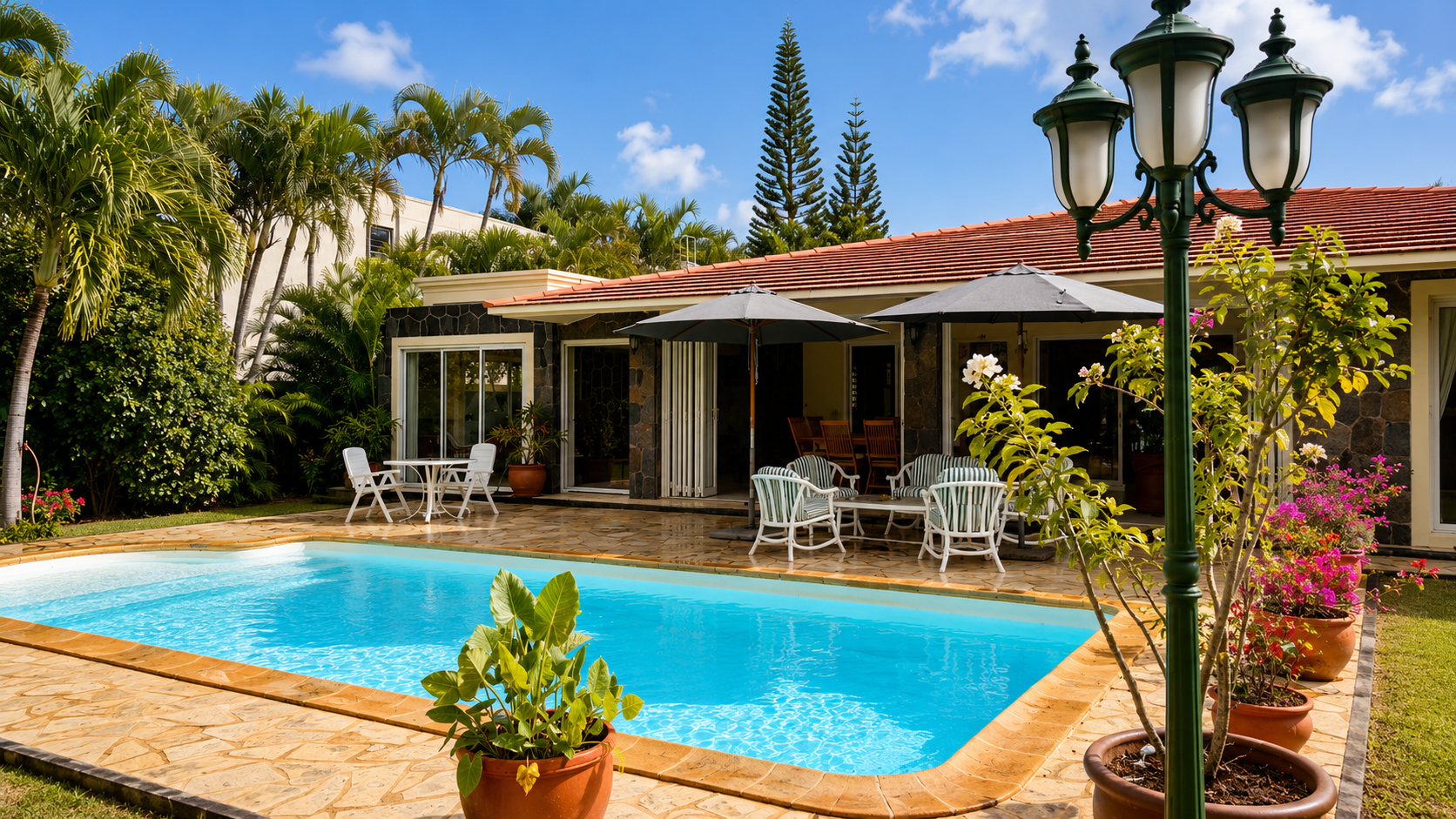 Charming Single-Storey Villa with Private Pool and Tropical Garden