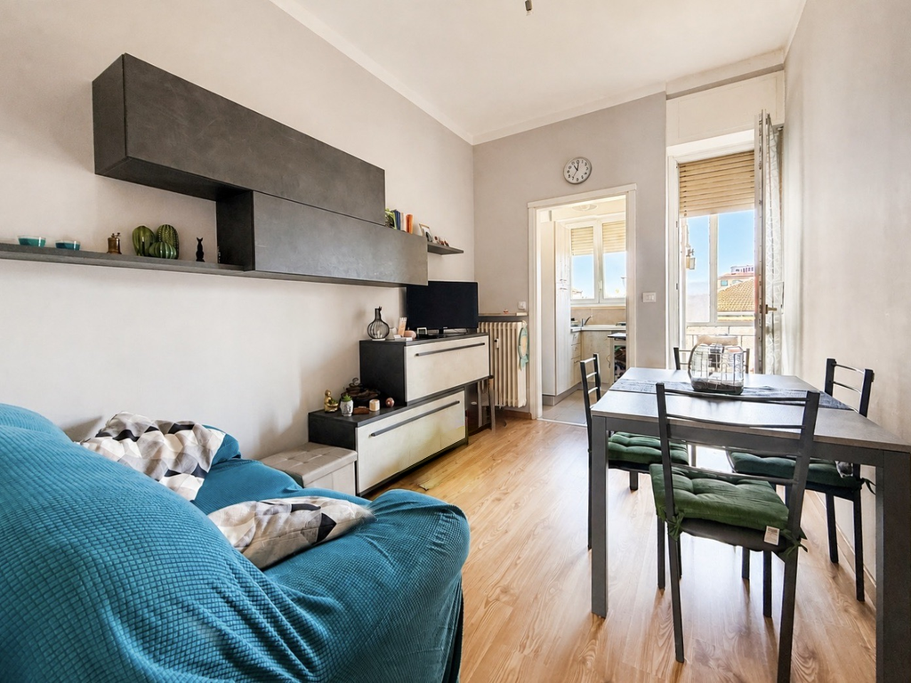 Brightness, comfort, and a strategic location