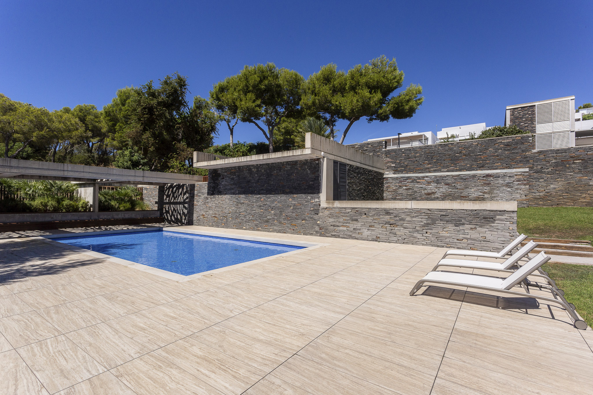 Living by the Mediterranean: duplex penthouse in Casas del Mar
