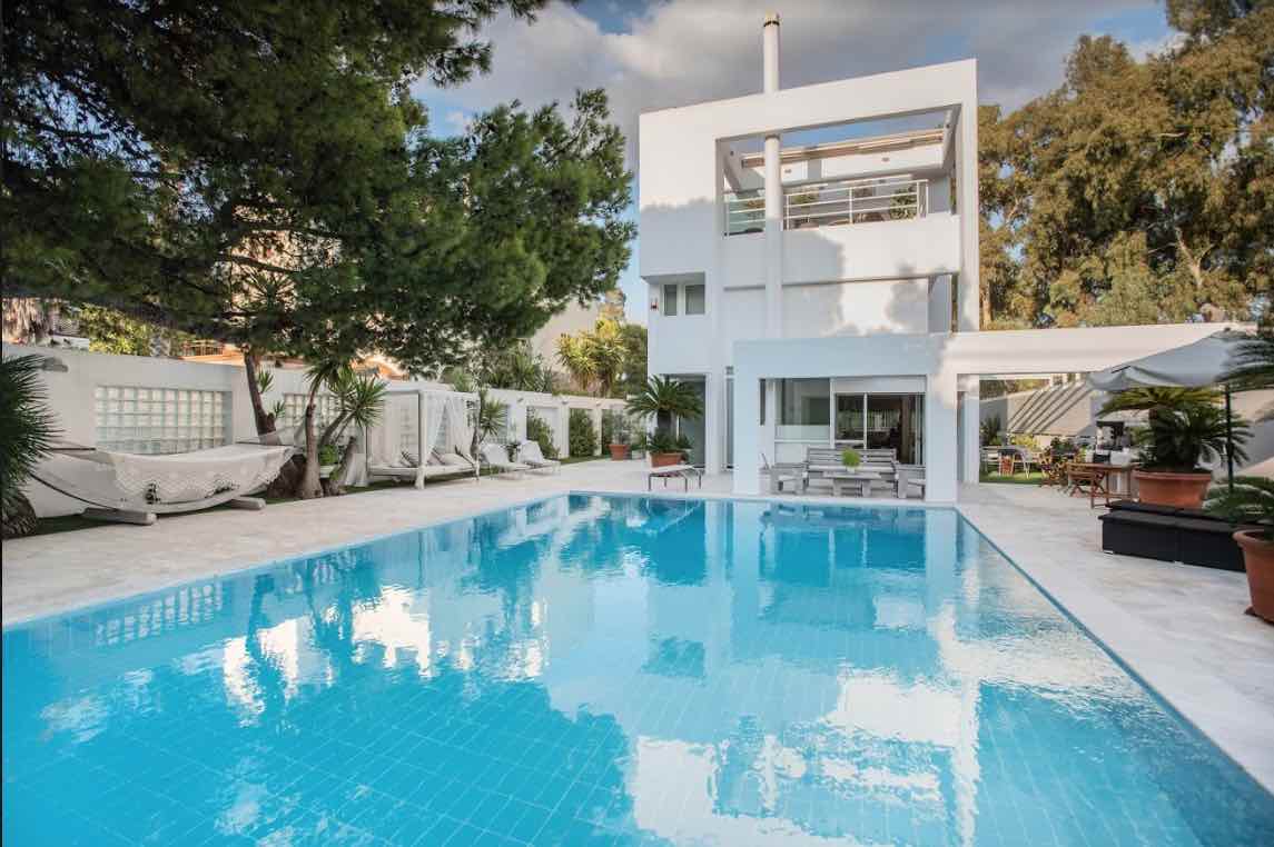 Timeless detached residence just a 5-minute walk from Vouliagmeni beach