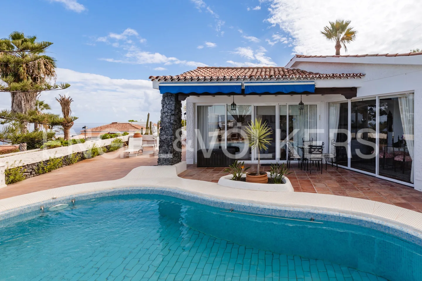 Unique property with swimming pool and private bungalow in Los Realejos