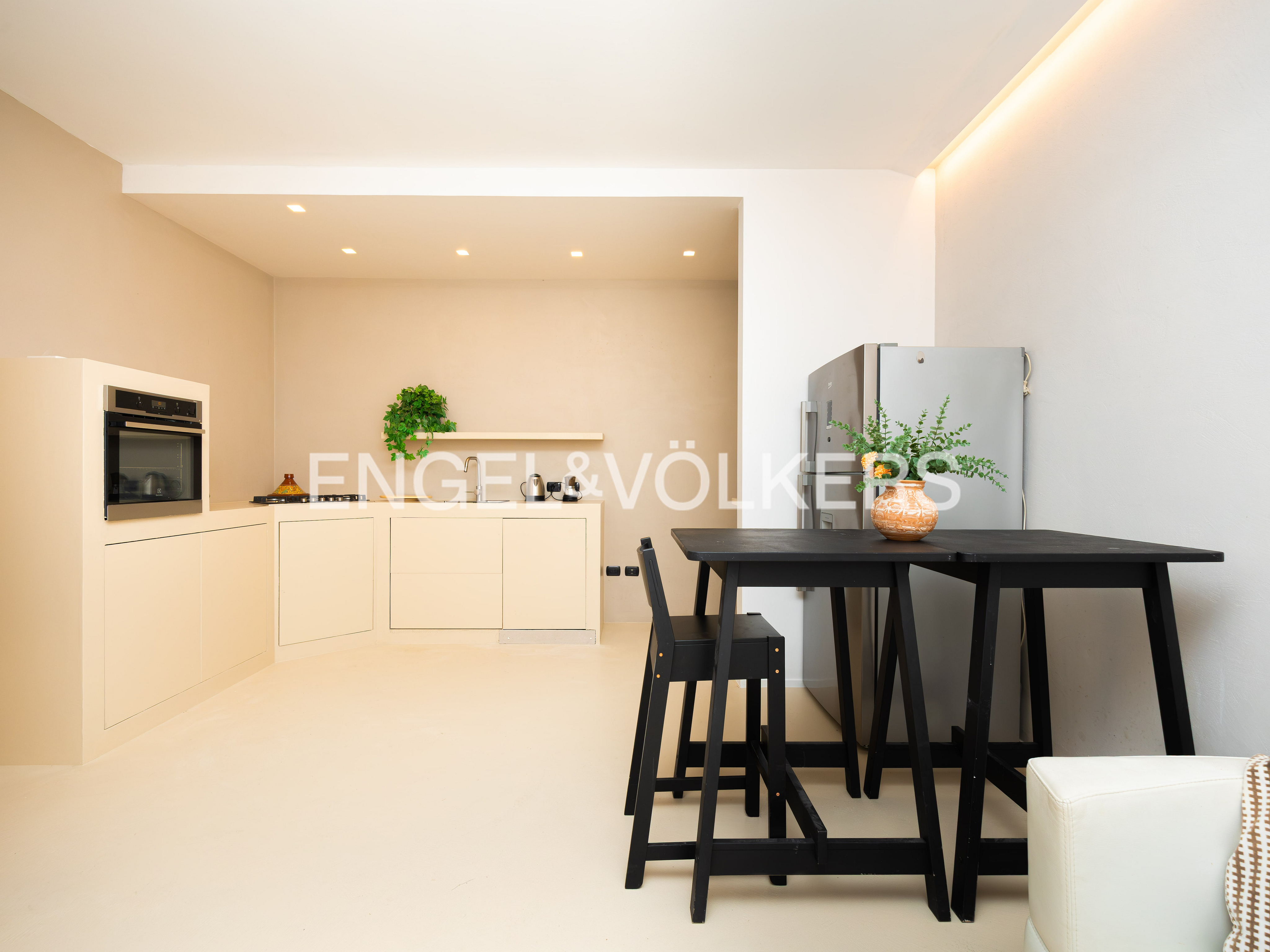 Elegant two-bedroom apartment with terrace, renovated and furnished in the Amati area of Cervia