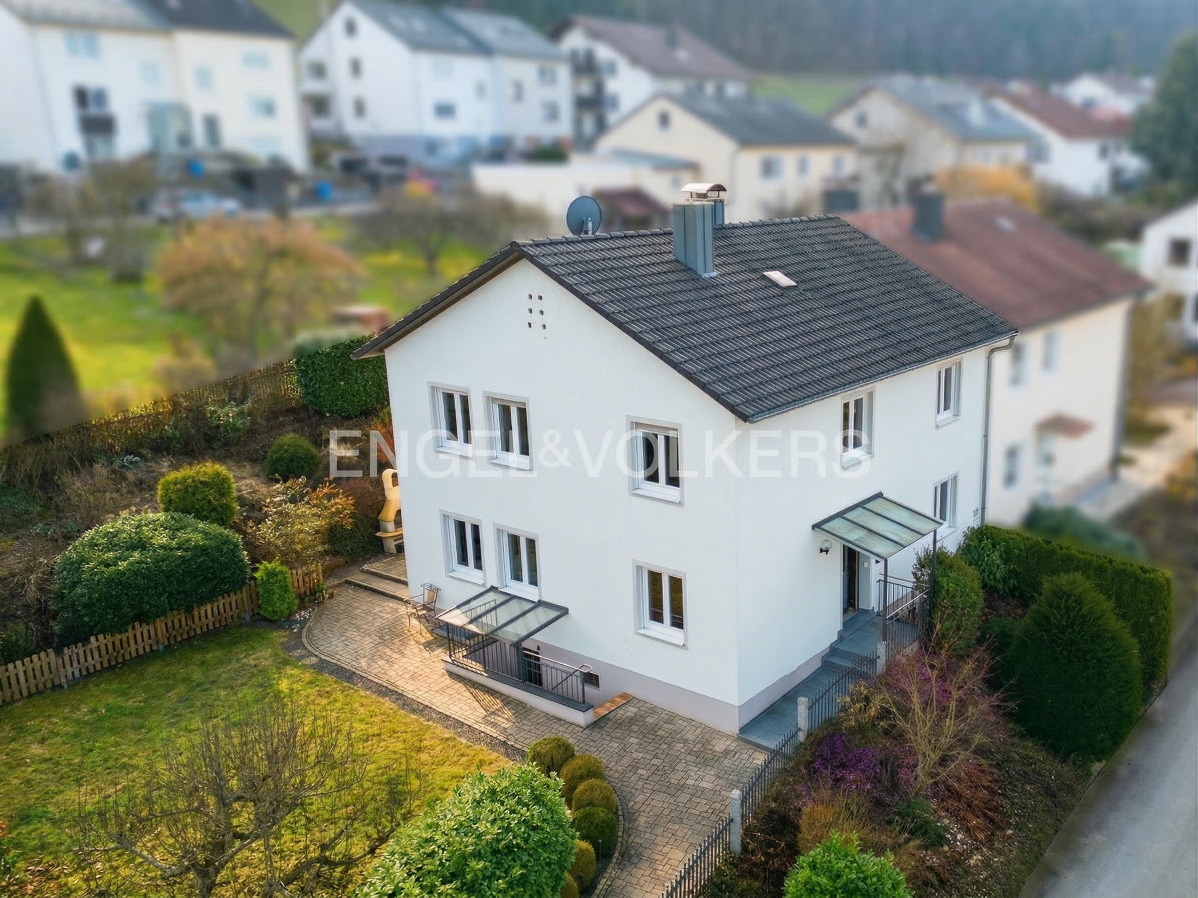 Willkommen Zuhause: Gepflegte Doppelhaushälfte mit herrlichem Garten und Sonnenterrasse