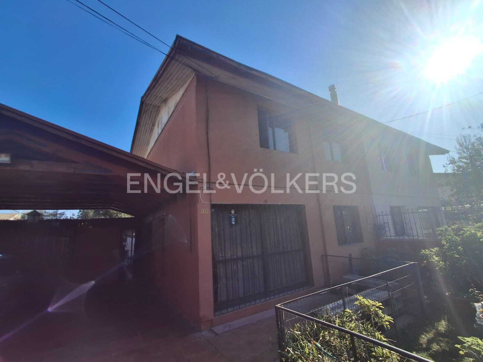 Casa con Amplio Terreno y Gran Potencial en Manzanal