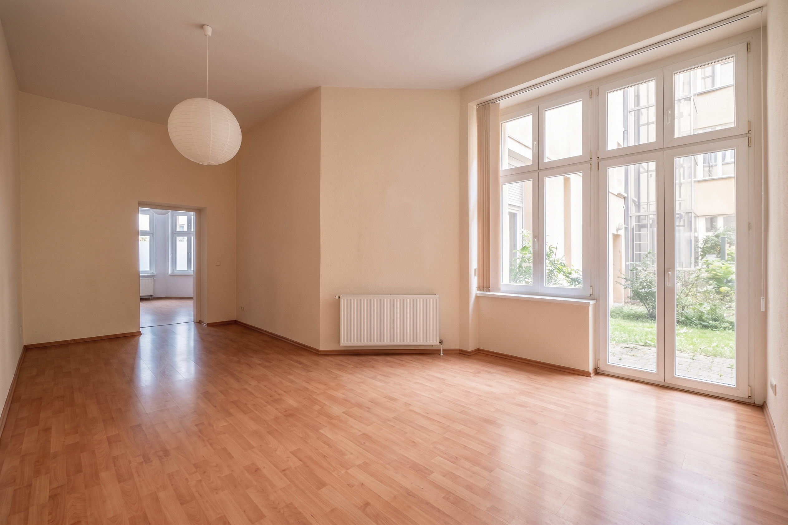 Cozy apartment with terrace in the popular Samariter neighborhood [AI-modified]