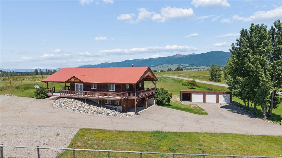 Montana Living: Beautiful Home, Views, And Storage