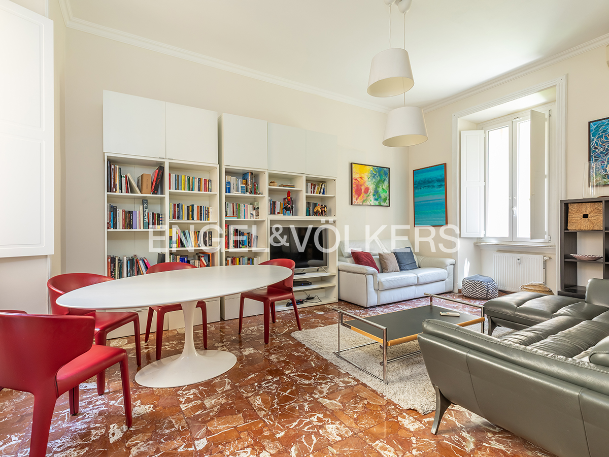Four-room apartment in a historic building a few meters from the Vatican