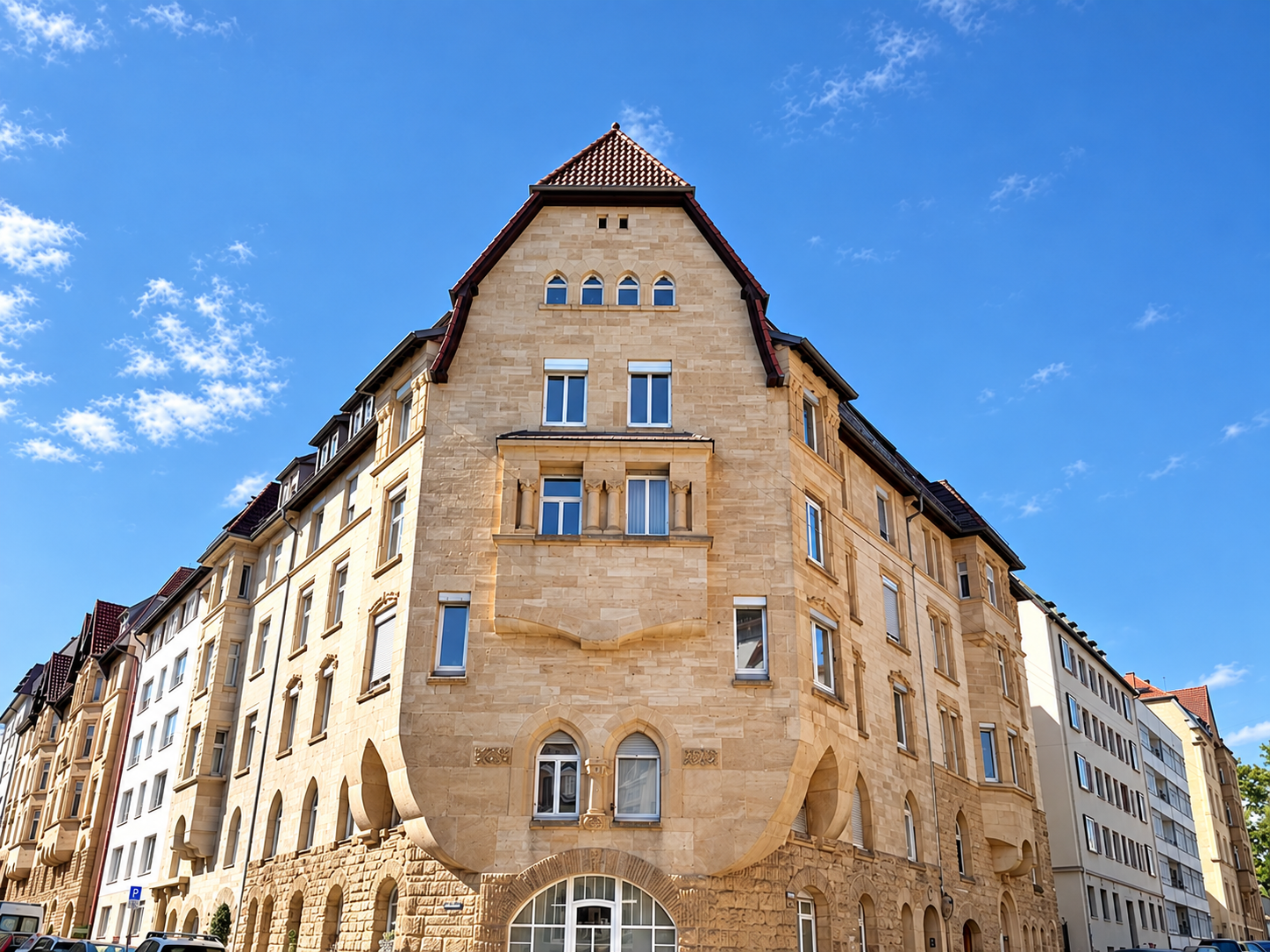 Sofort verfügbare 4-Zimmer-Wohnung im Altbaujuwel