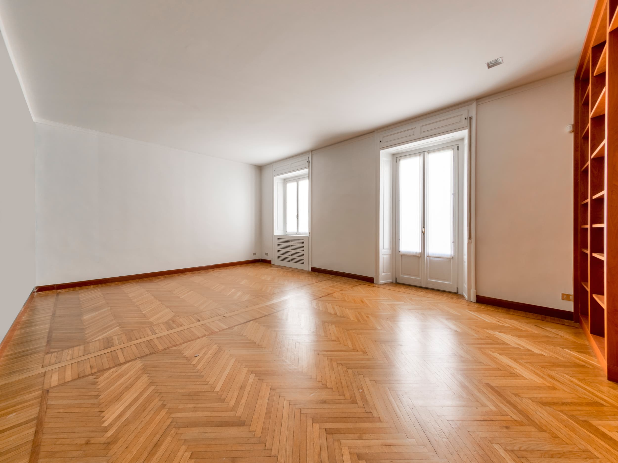 Elegant apartment in via Compagnoni