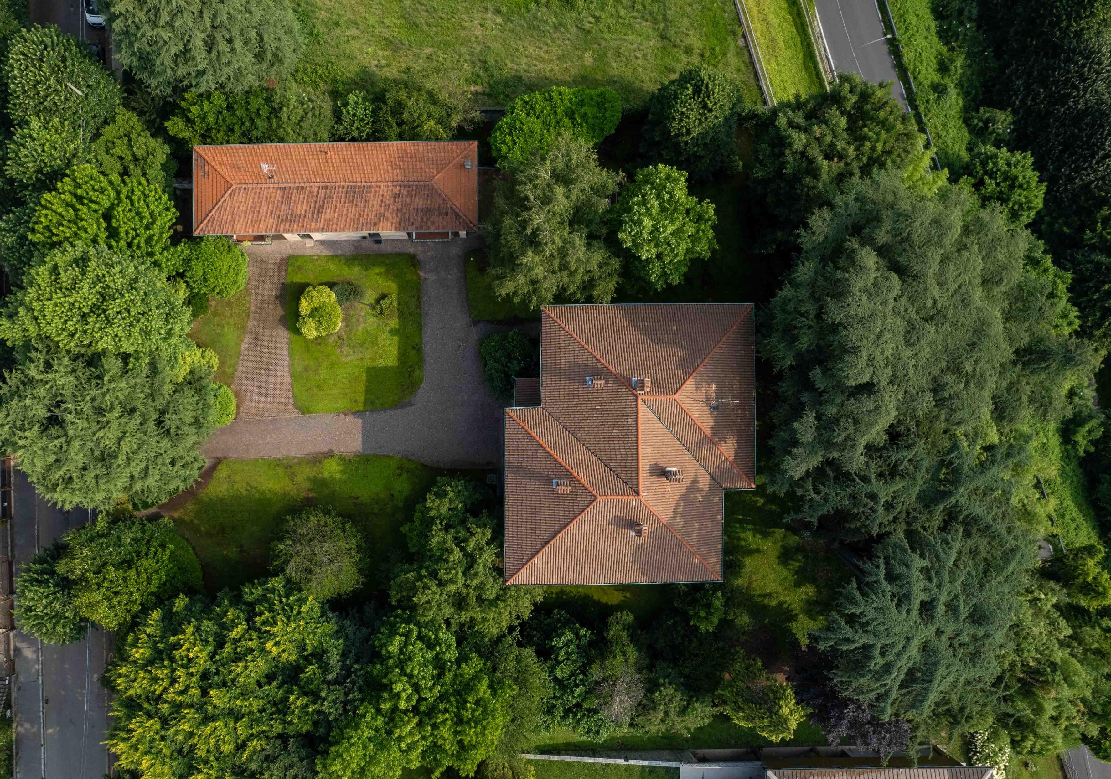 Elegant historic villa, annex, and private garden in the heart of Fagnano Olona