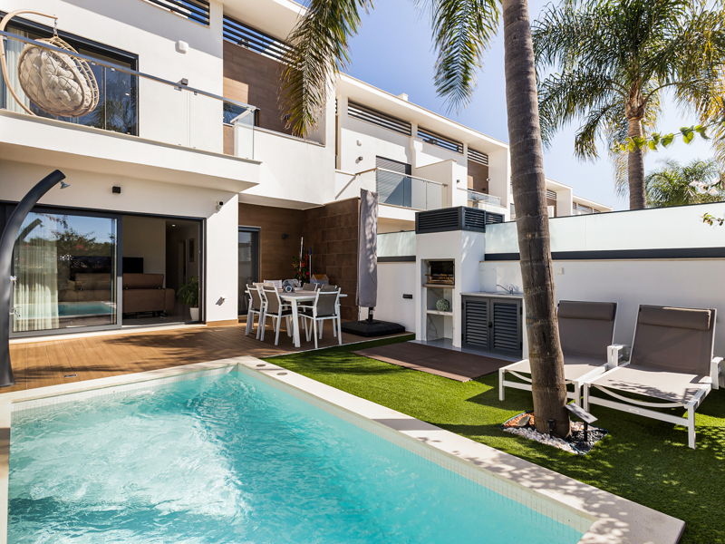Contemporary townhouse with pool, Albufeira Portugal
