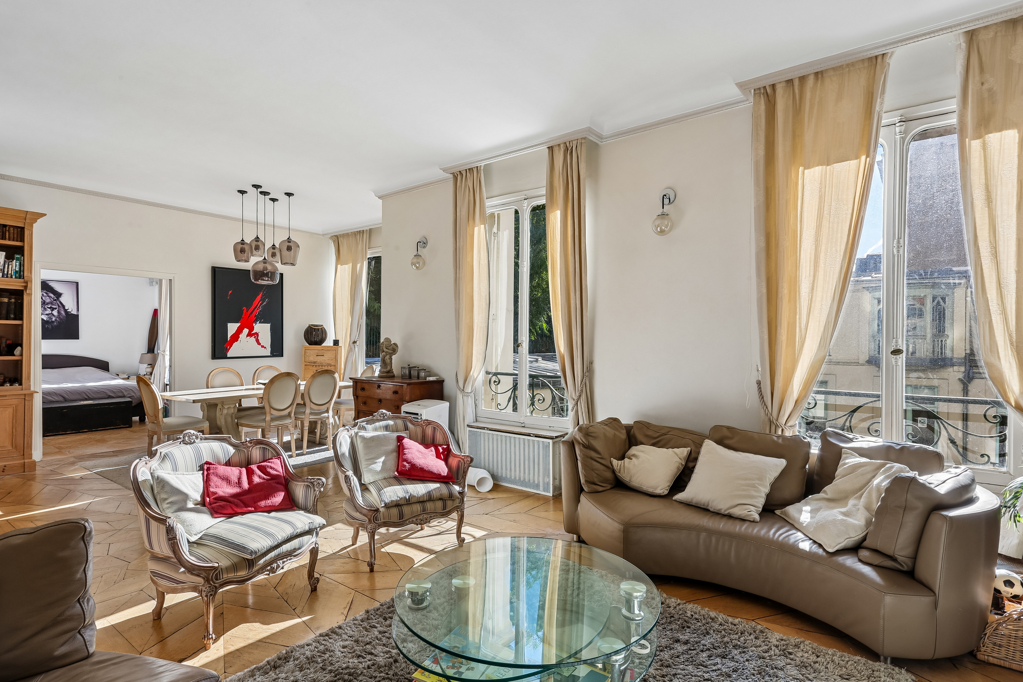 Paris 7th – Sainte-Clotilde – 3-bedroom apartment overlooking the Hôtel de Villars