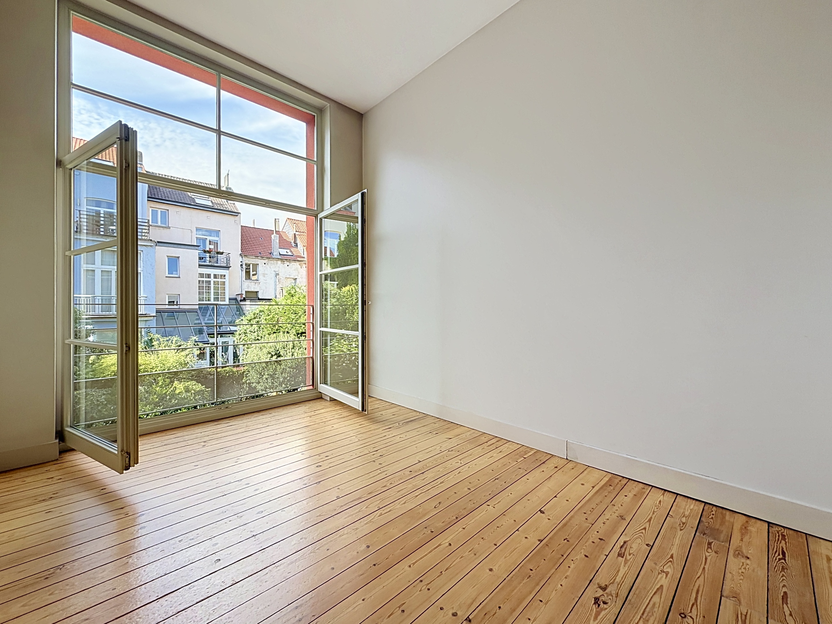 Character apartment near Avenue Louise