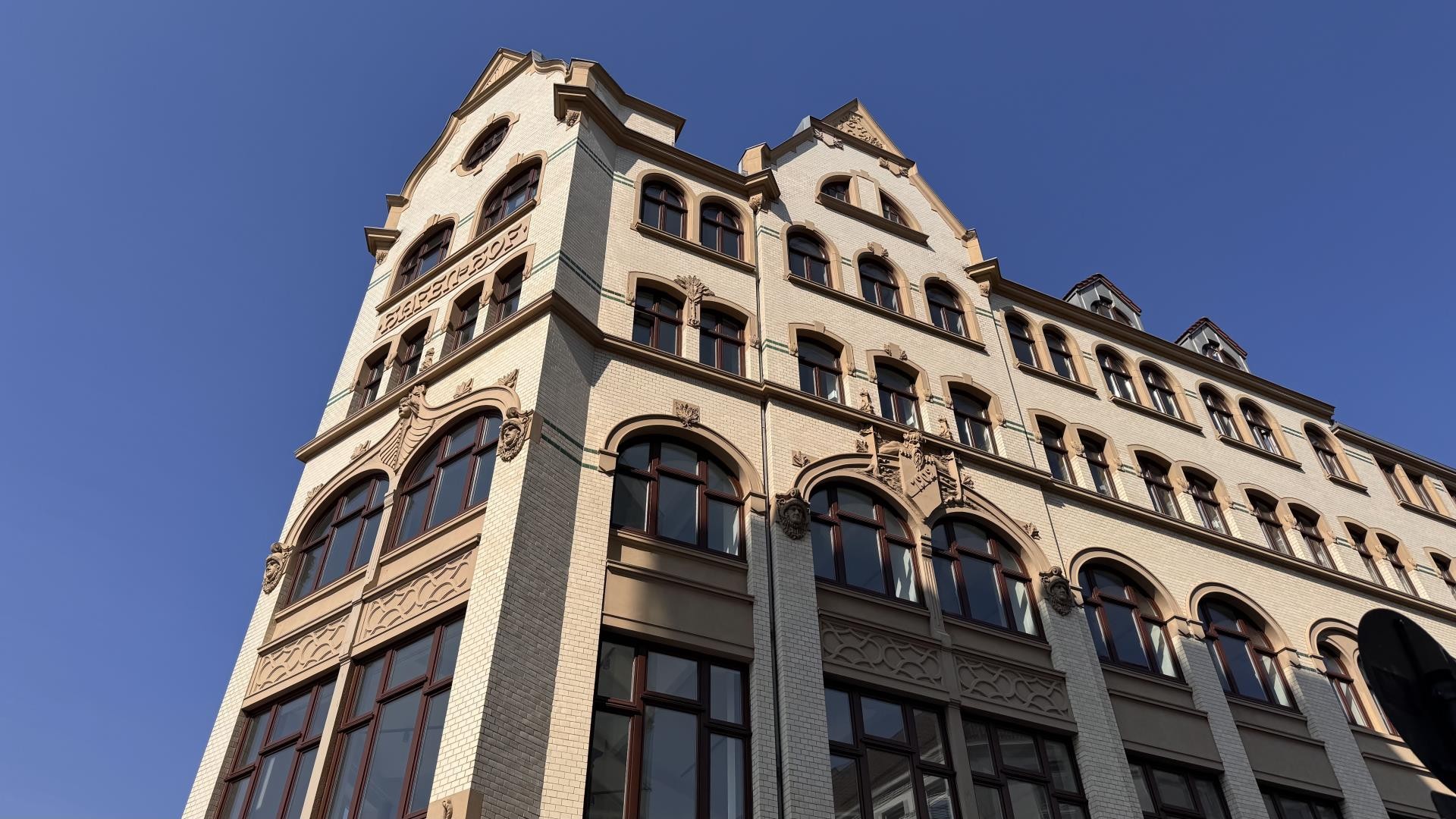 Arbeiten mit Hafenblick - Repräsentative Büros am Vorsetzen