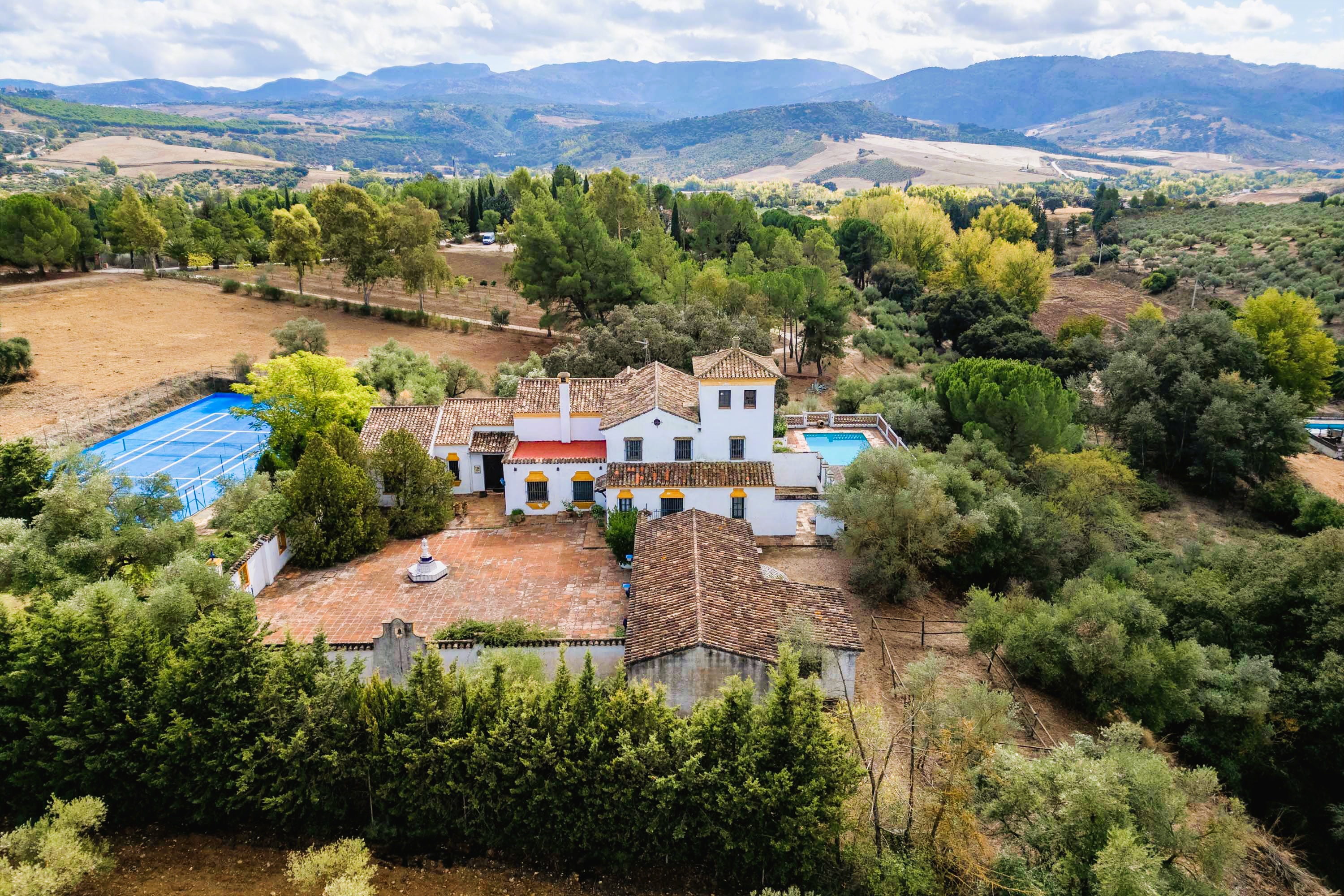 Traditional country estate with Andalusian soul near Ronda