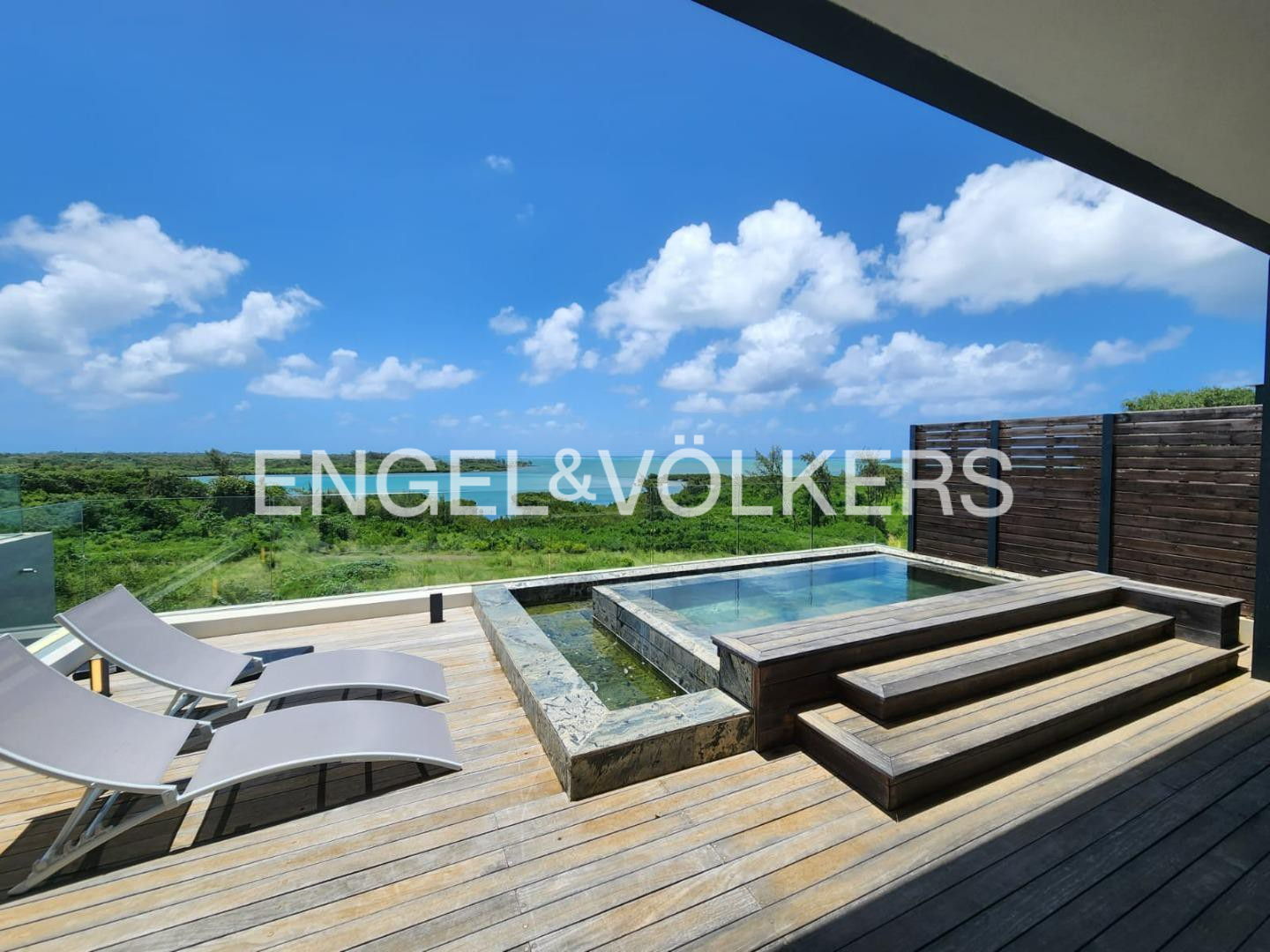 Sumptuous Sea View Penthouse