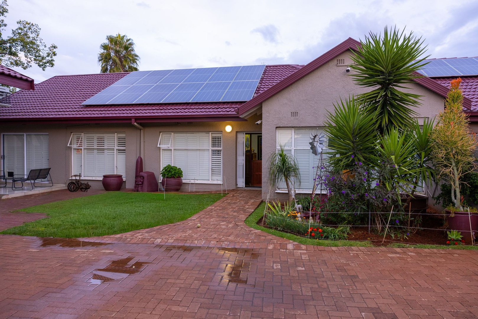 4-Bedroom Home with Flatlet, Borehole and Solar