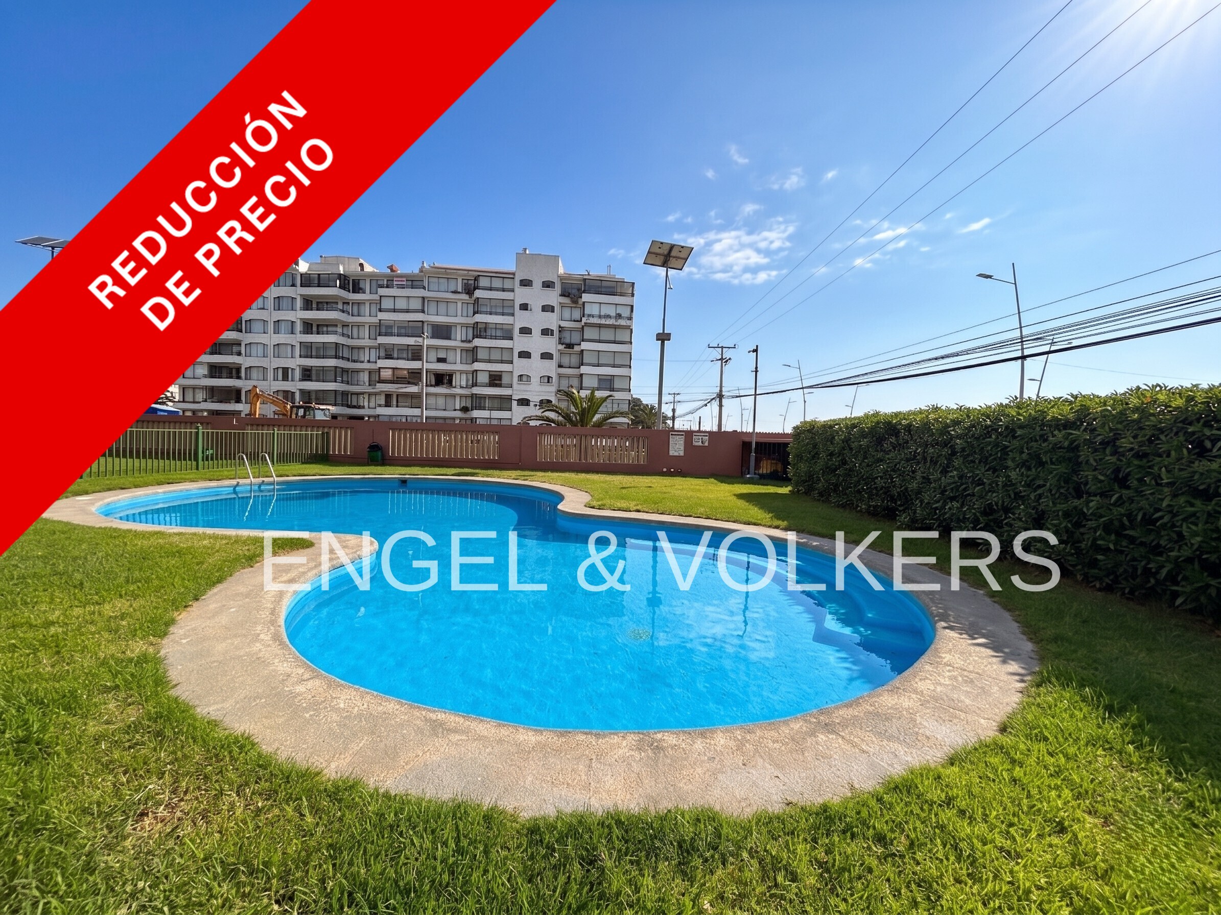 Venta de departamento en plena Avenida del Mar, Condominio Piedra Blanca