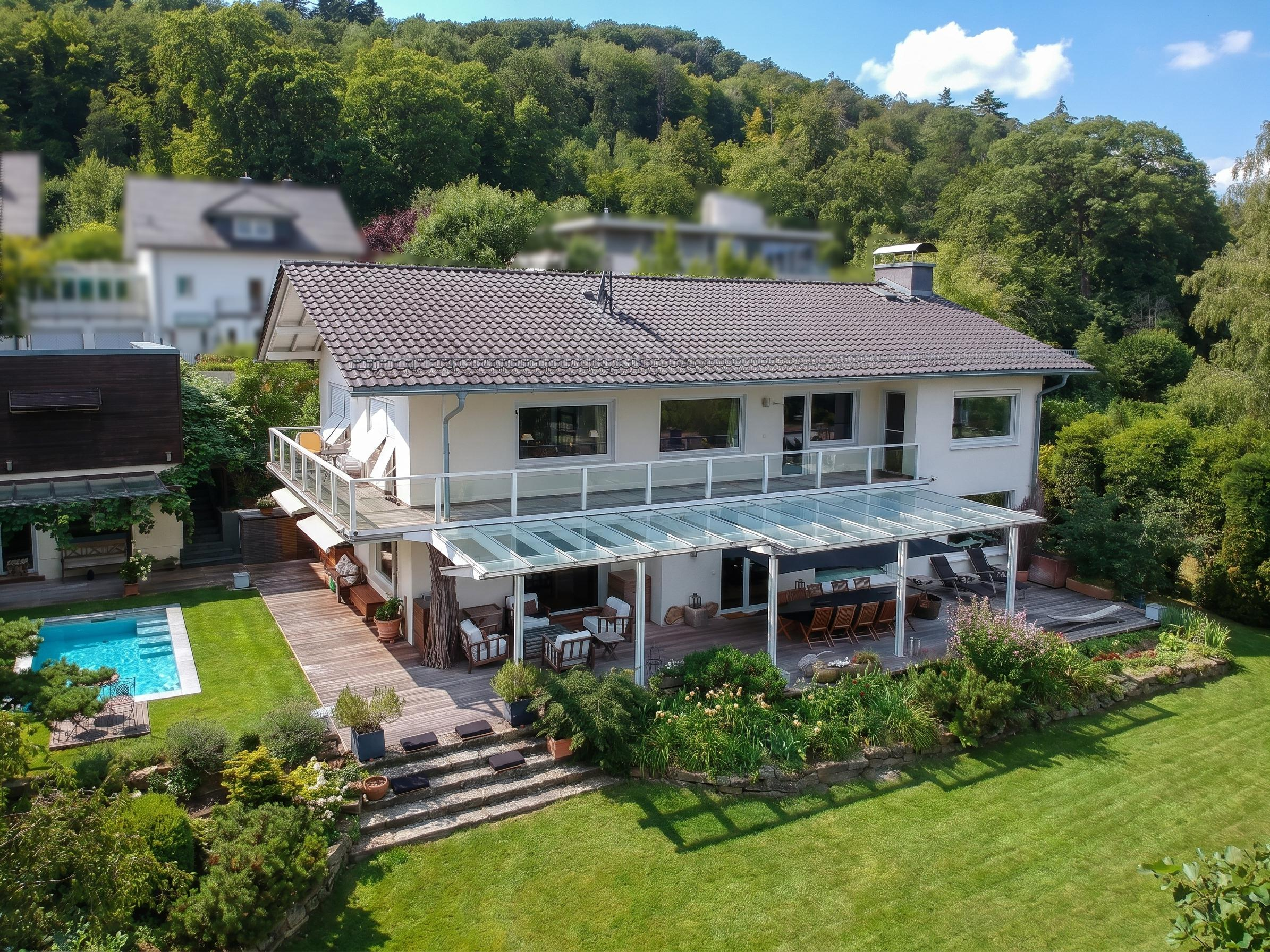 Privates Refugium mit Panoramablick und parkähnlichem Grundstück