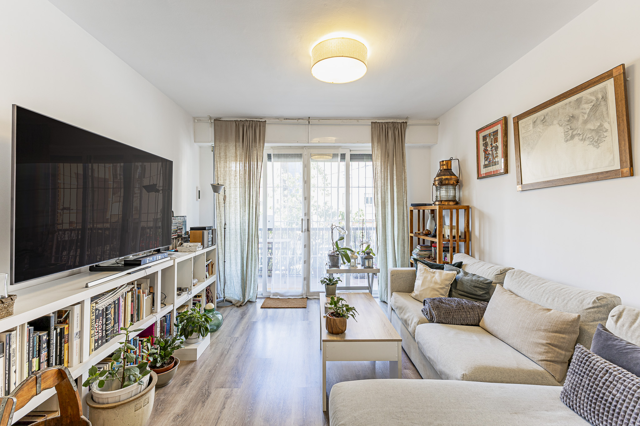 Piso de 80 m2 con balcón y ascensor  en Penitents-San Genís dels Agudells