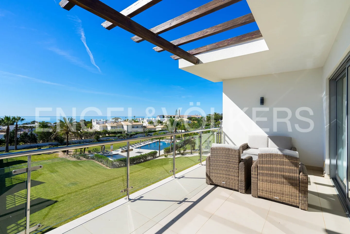 Apartment T1 with sea view 600m to the beach