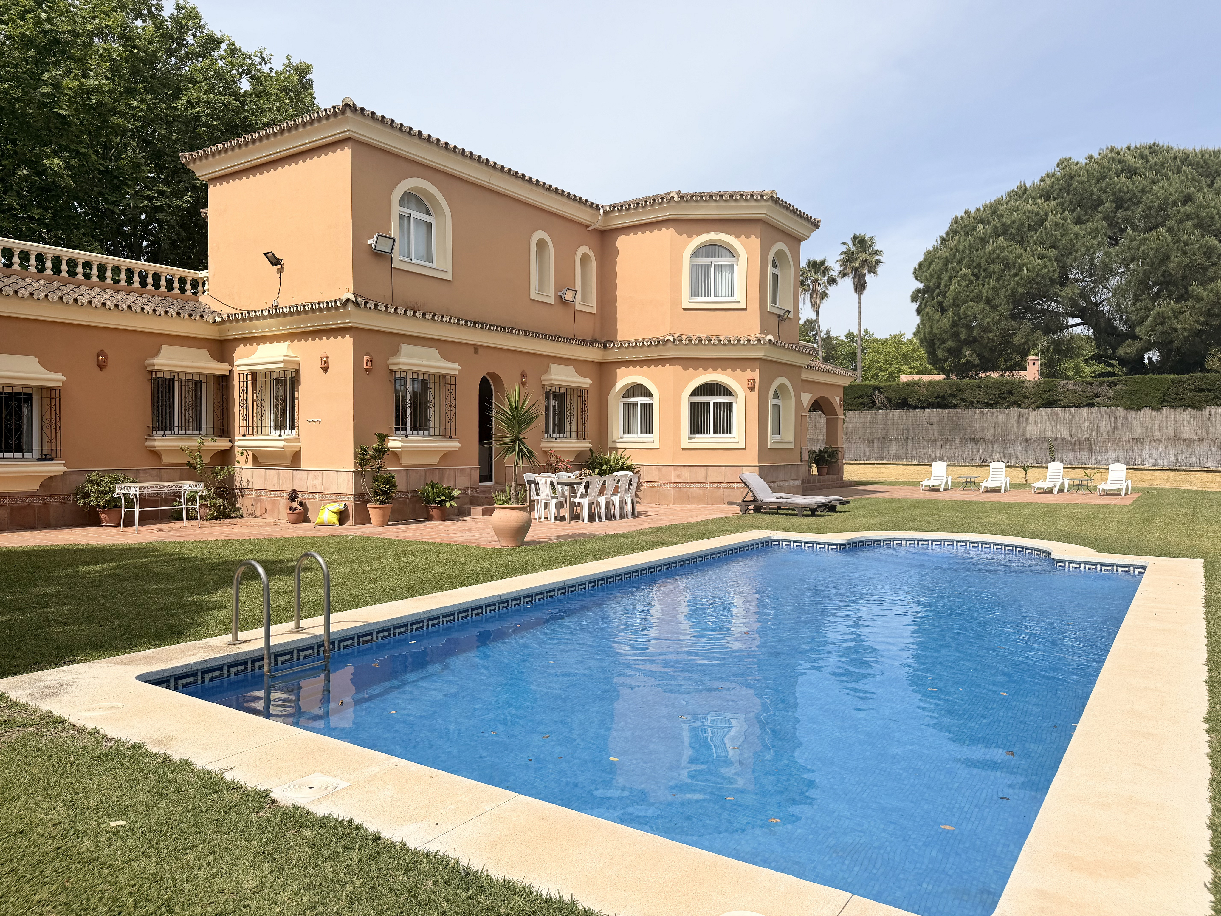 Private 4-Bedroom Villa for Long-Term or Summer Rental in Sotogrande Alto