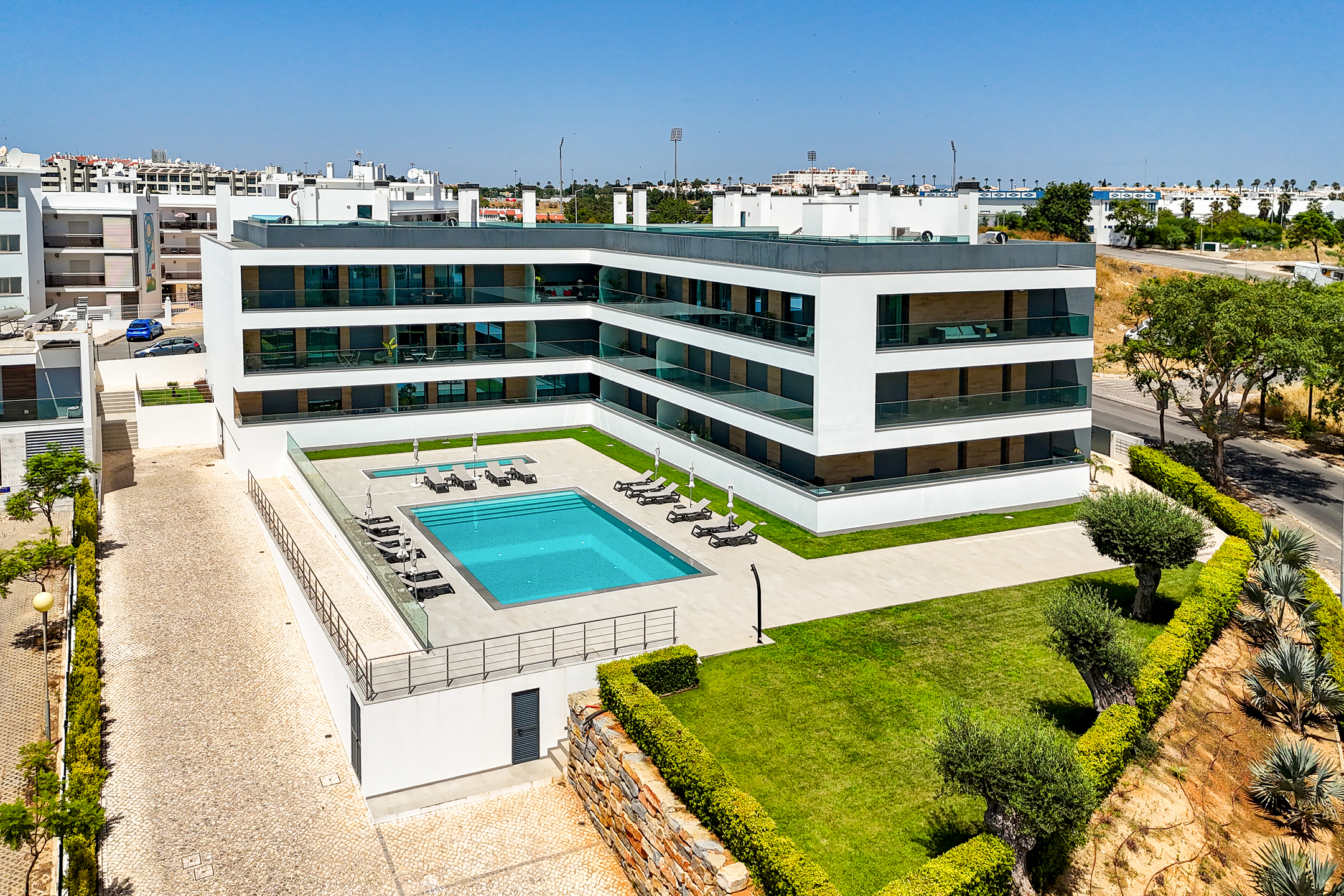 Moderne 2-Zimmer-Wohnung in privater Wohnanlage mit Pool