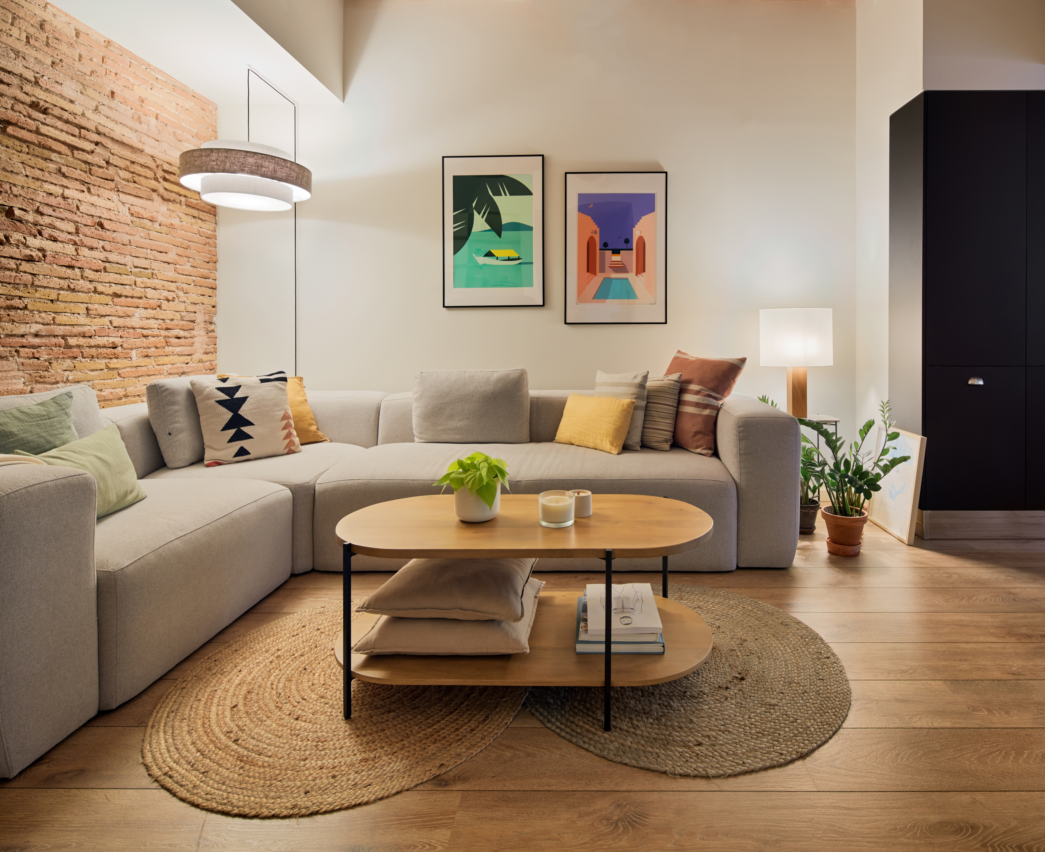 Spectacular industrial design apartment with terrace and avant-garde style in the center of Barcelona