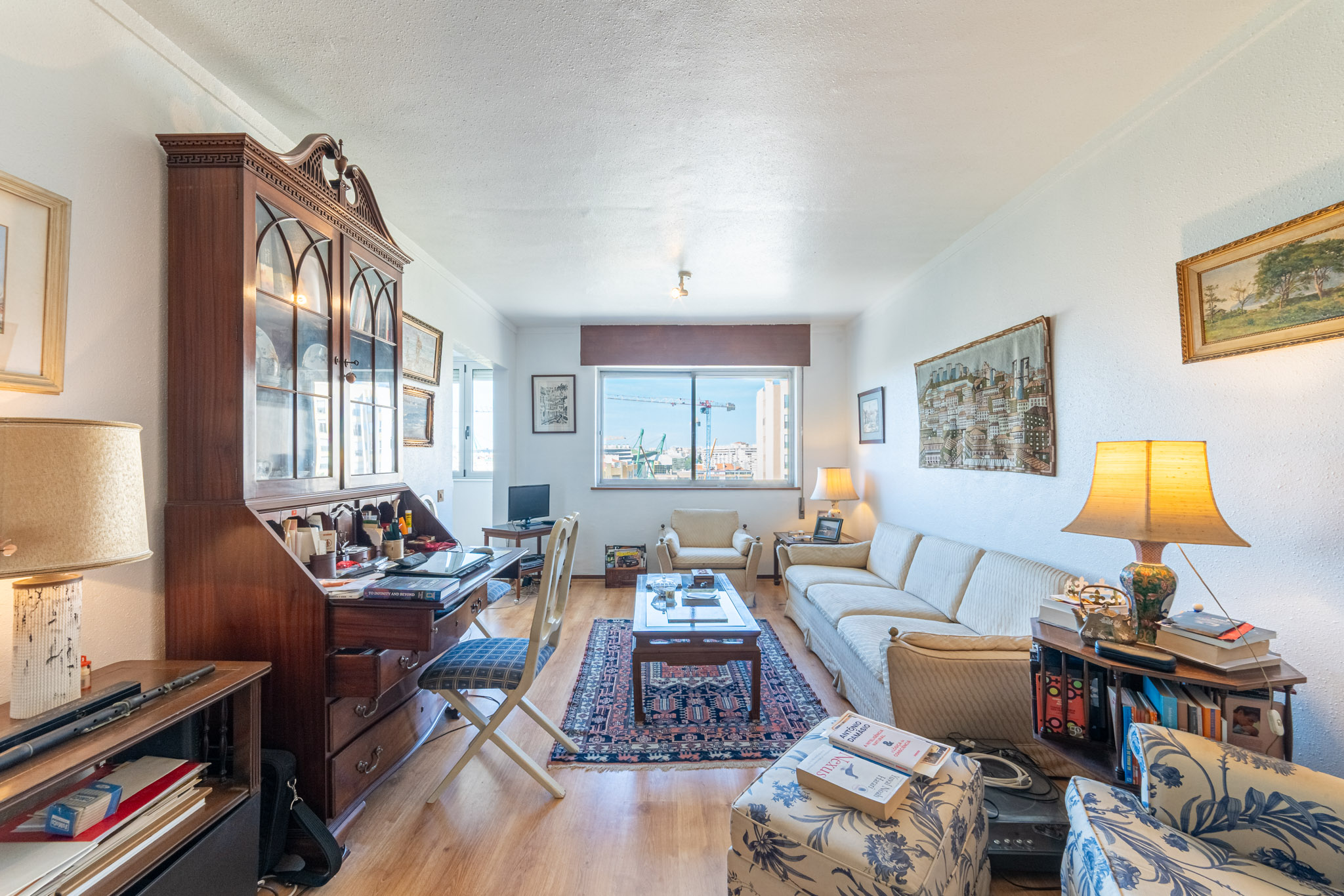 Two-bedroom apartment at Quinta do Lambert with a garage, storage room and excellent natural light