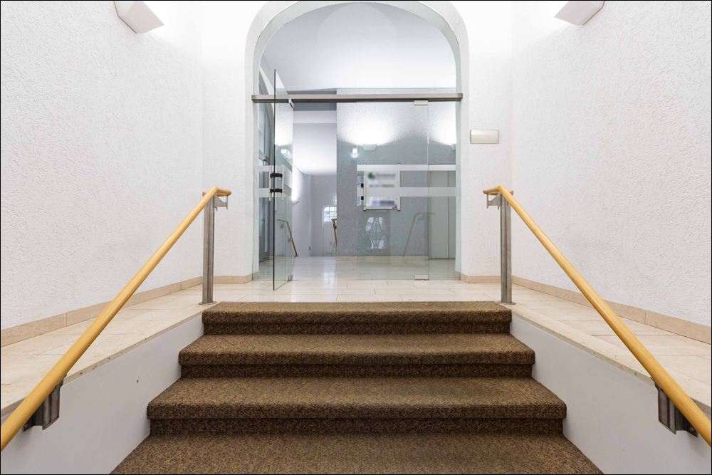 Großzügige Büro- und Praxisflächen in zentraler Lage
